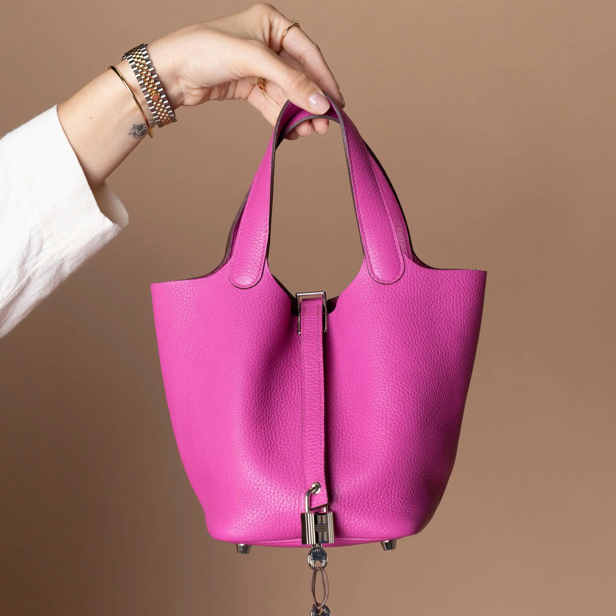 Hermès Clemence Picotin Lock 18 — Detail View