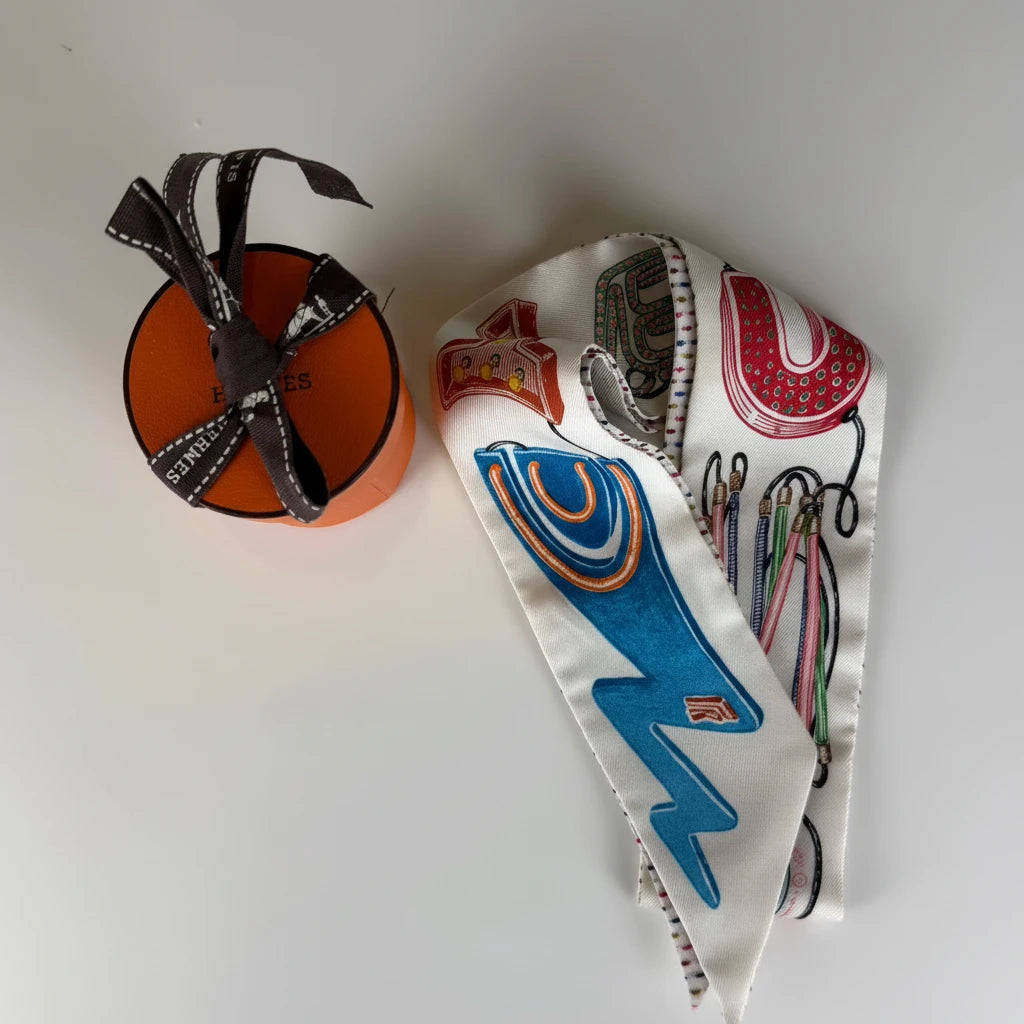 Hermès Harnais Des Presidents Twilly Silk Scarf