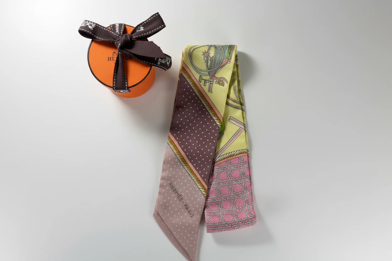 Hermès Les Voitures a Transformation Twilly Silk Scarf