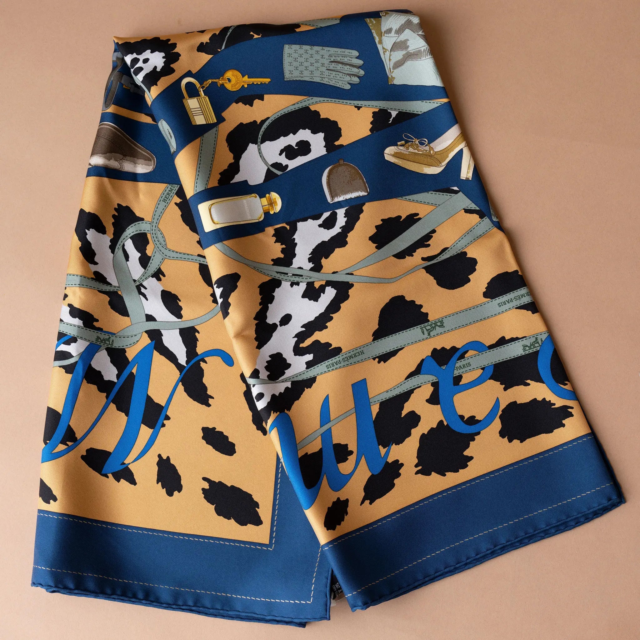 Hermès Monsieur et Madame Silk Scarf 90 — Front View