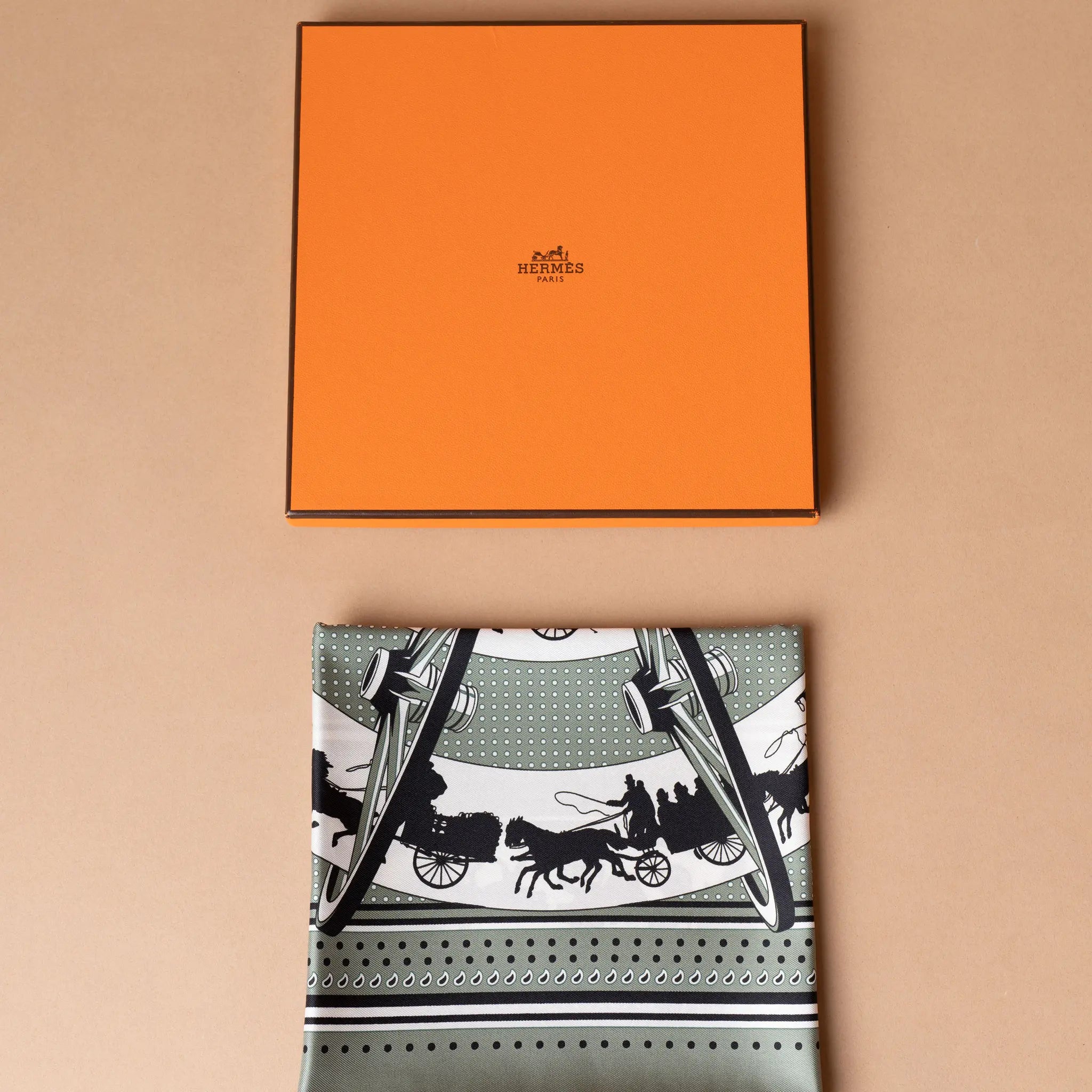 Hermès Paris Qui Roule Bandana 55 — Featured Image