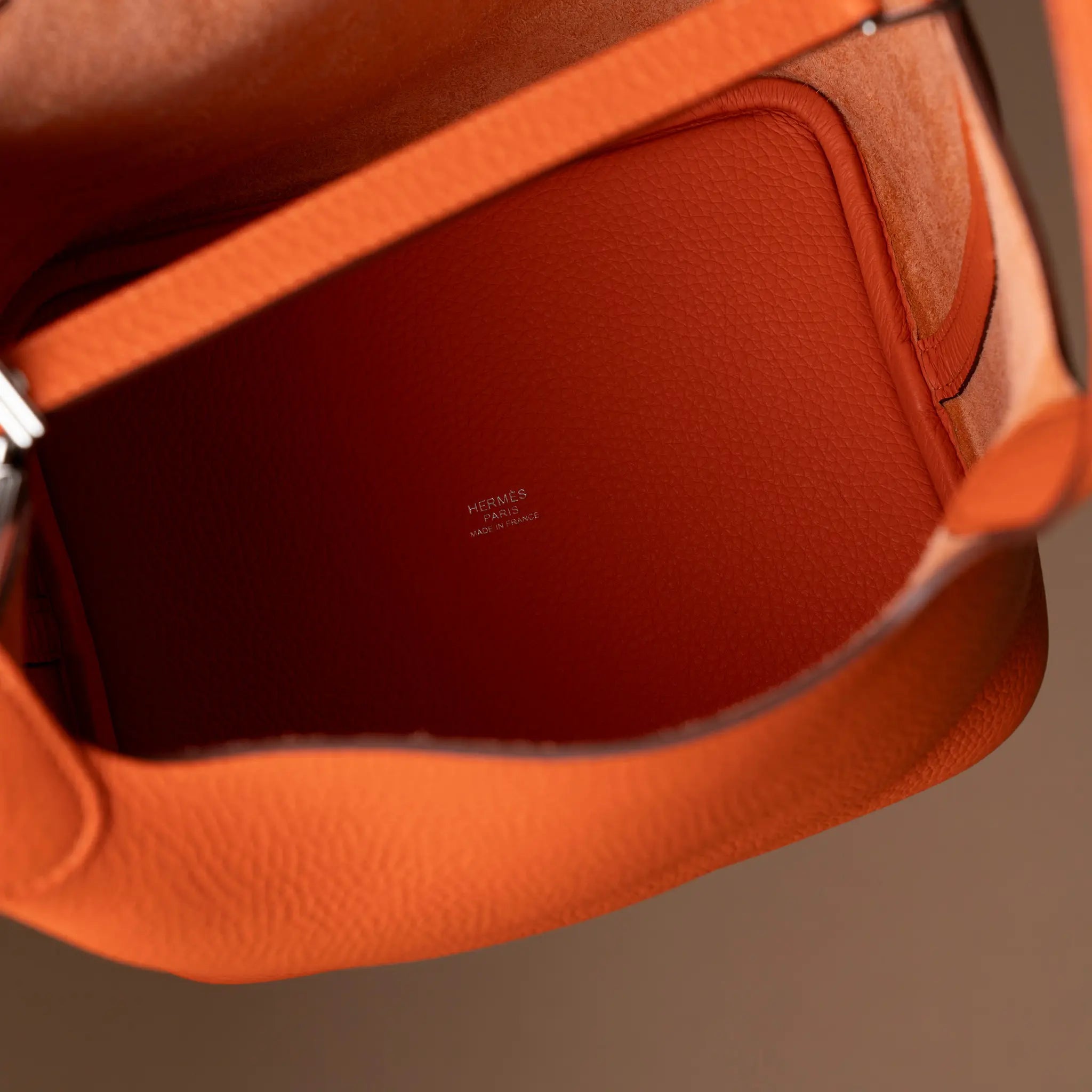Hermès Picotin Lock 22 Tangerina — Close-up Detail