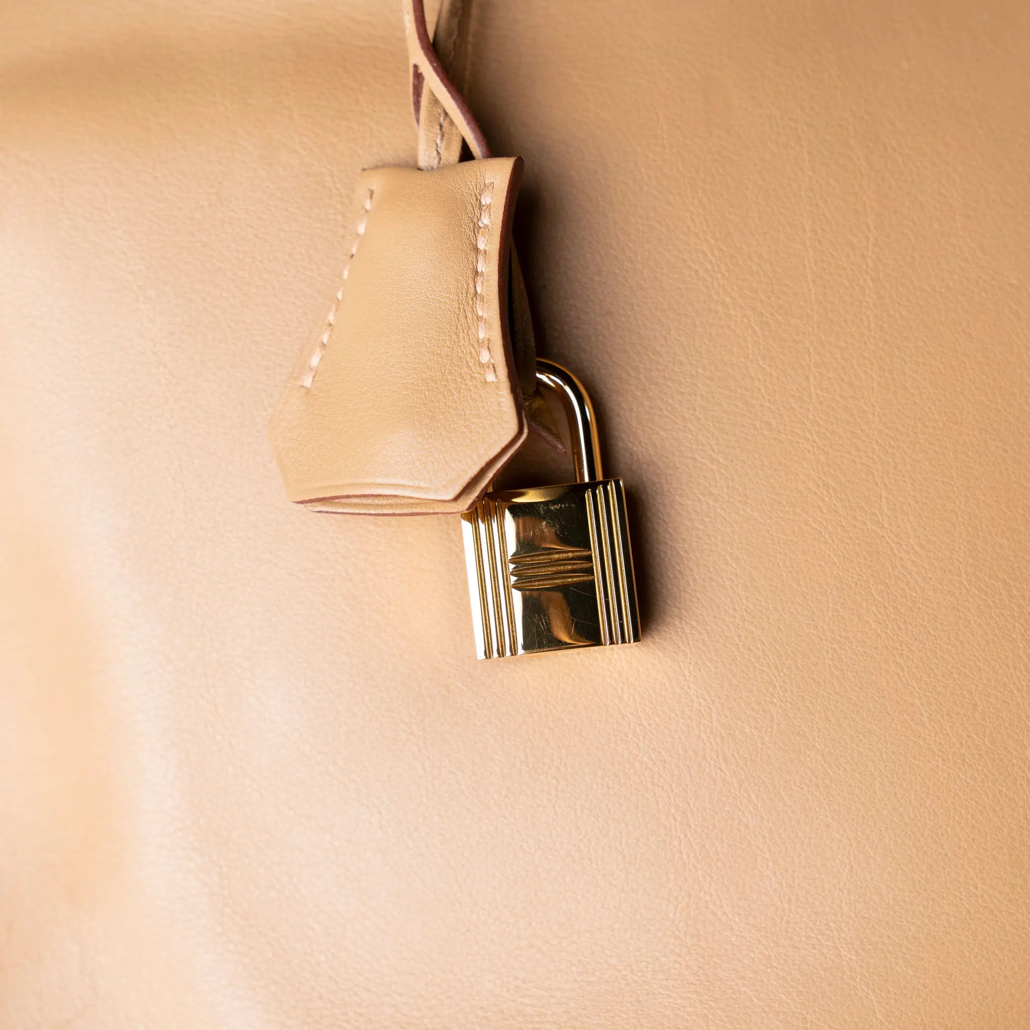 Hermès Swift Birkin Retourne 35 — Detail View