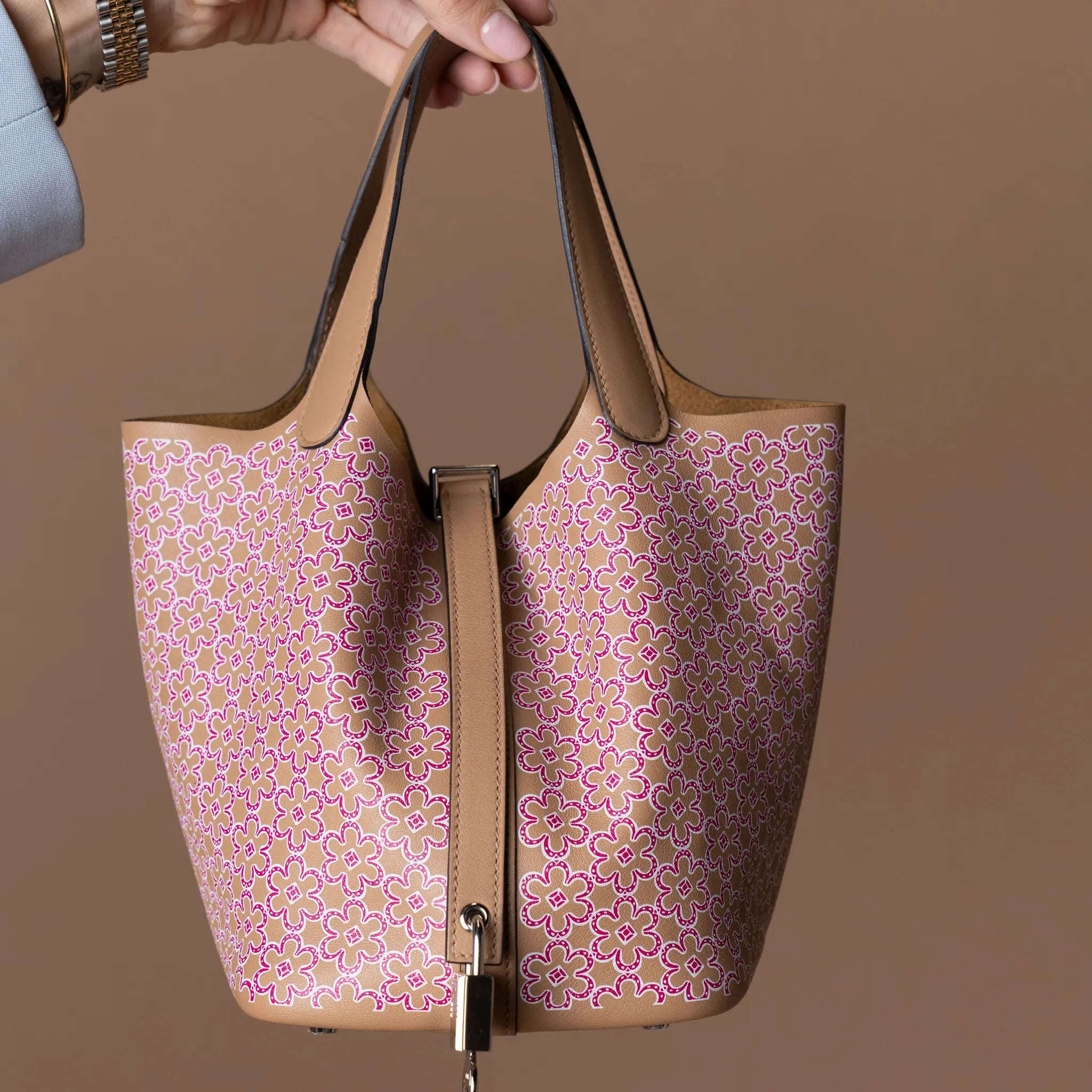Hermès Swift Lucky Daisy Picotin Lock 18 — Side Profile