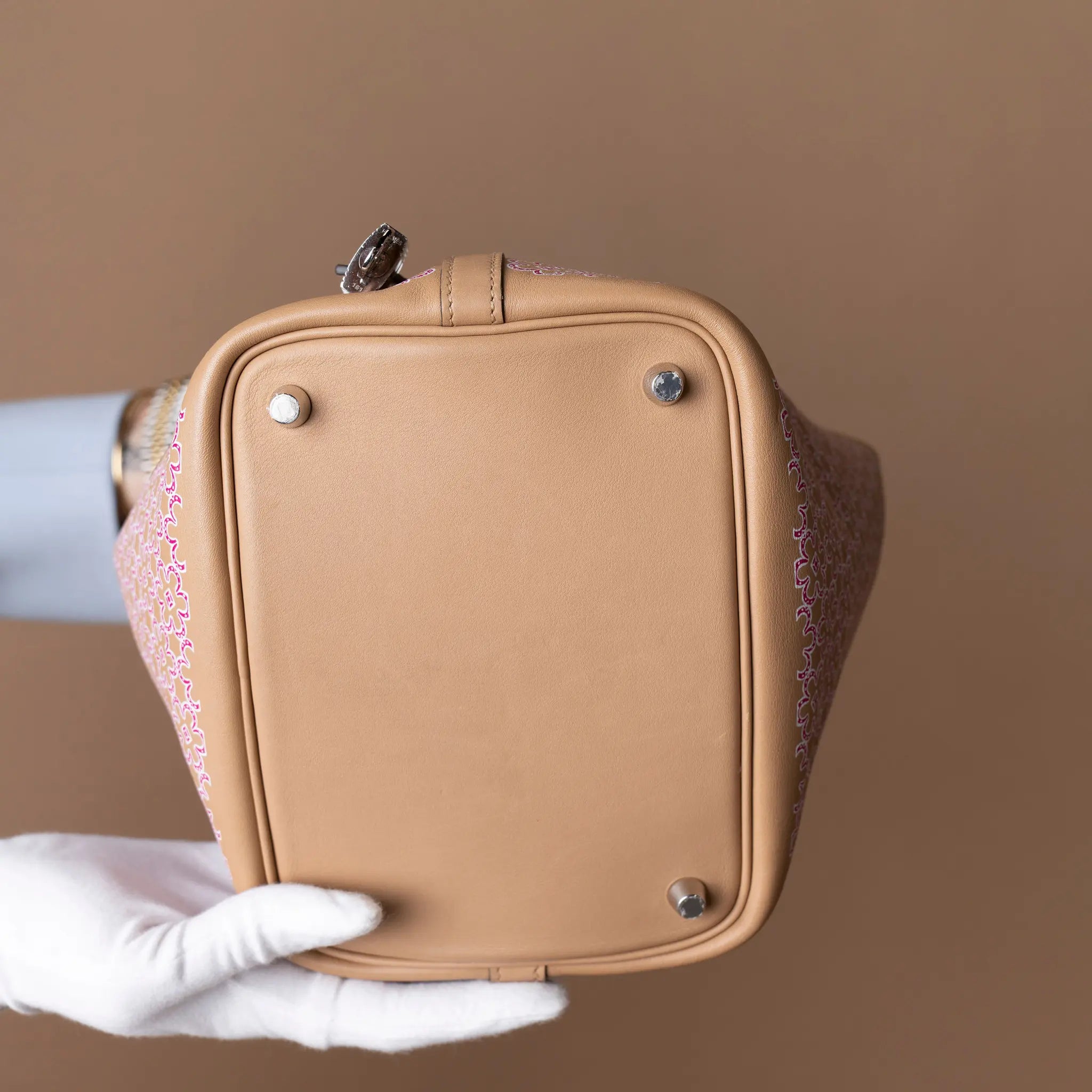 Hermès Swift Lucky Daisy Picotin Lock 18 — Detail View