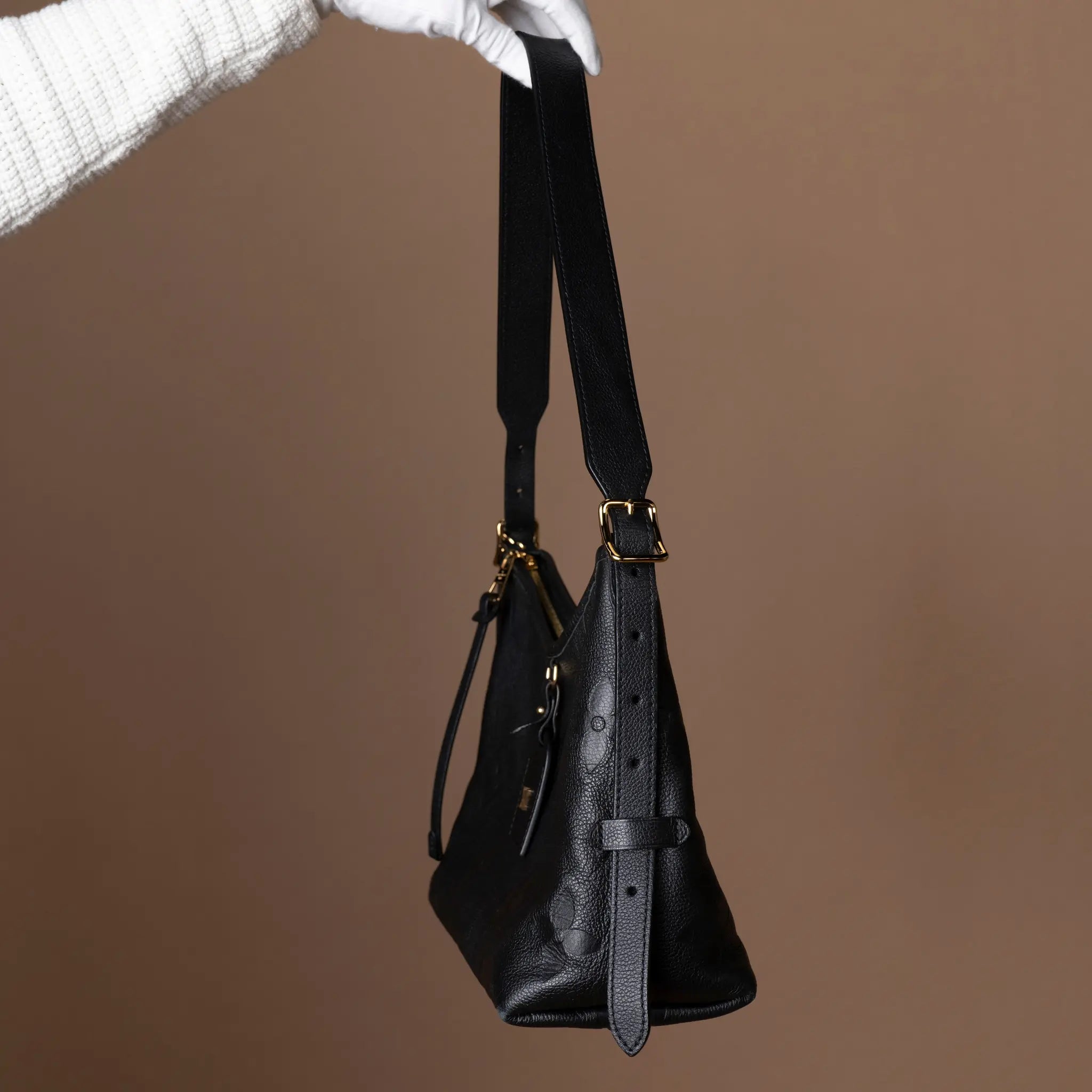 Louis Vuitton Carry All PM — Detail View