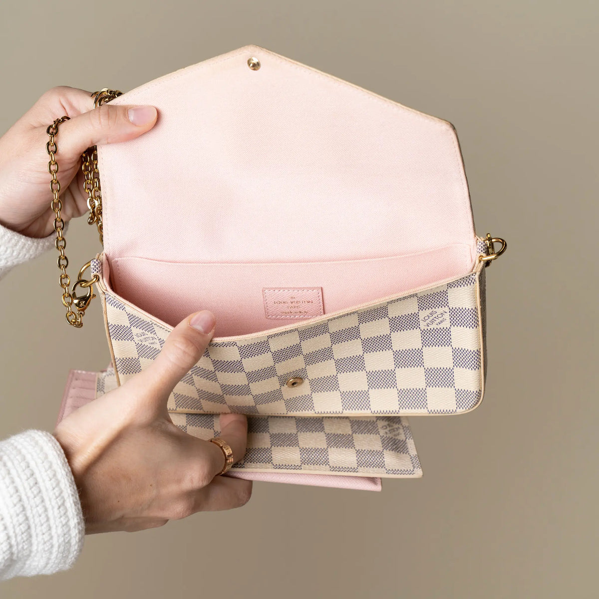 Louis Vuitton Damier Azur Felicie — Interior Detail