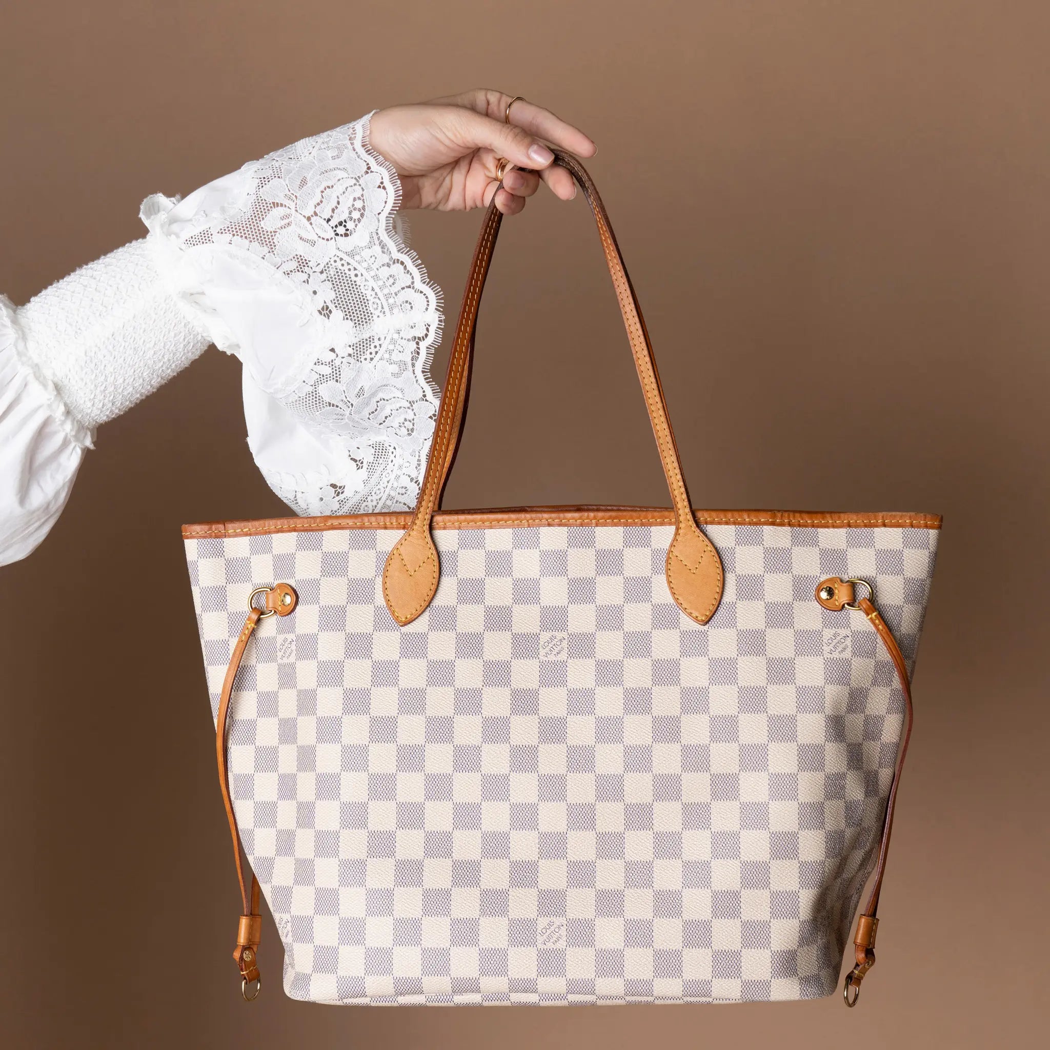 Louis Vuitton Damier Azur Neverfull MM — Featured Image
