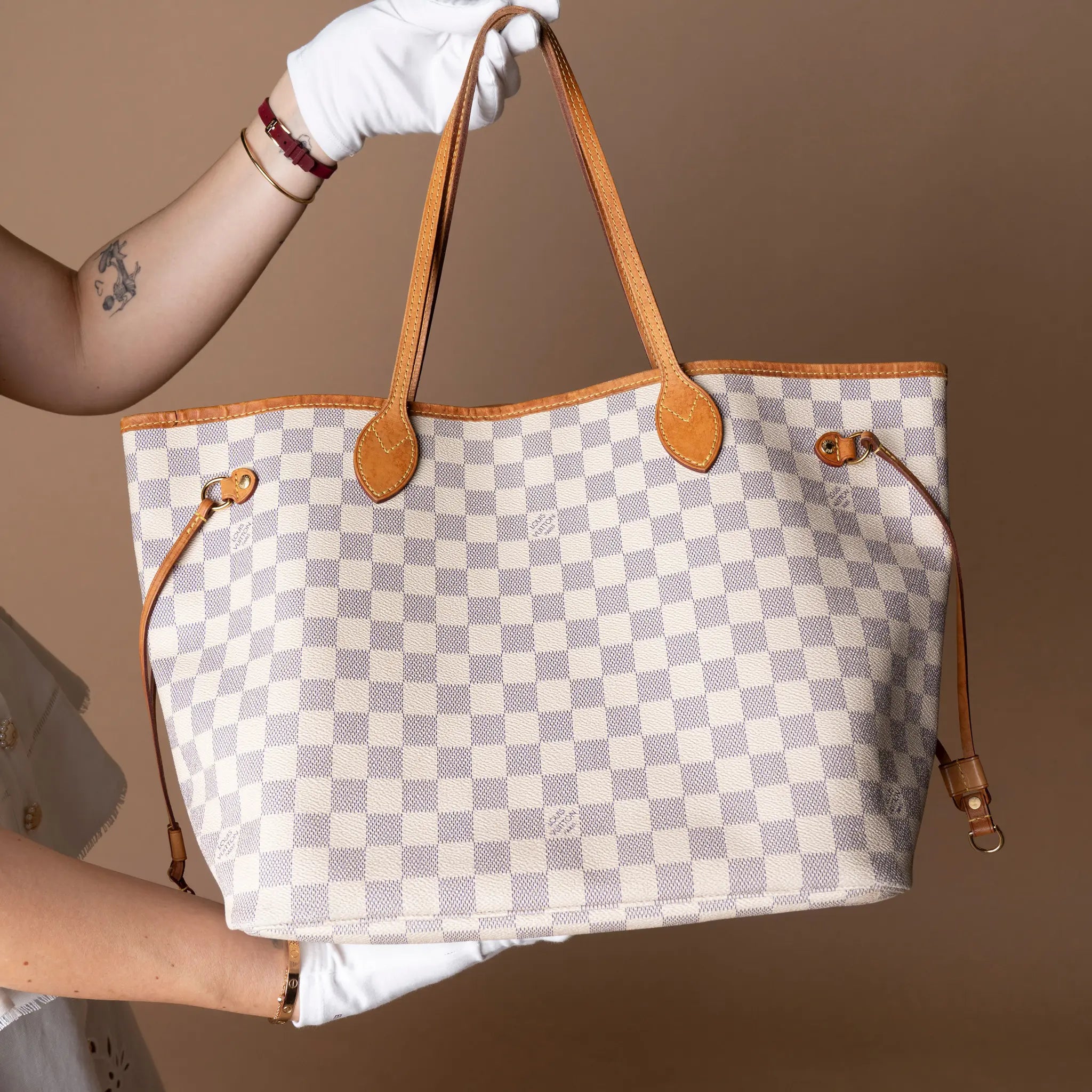 Louis Vuitton Damier Azur Neverfull MM U3M5W5EJJ085P0D6 — Back View