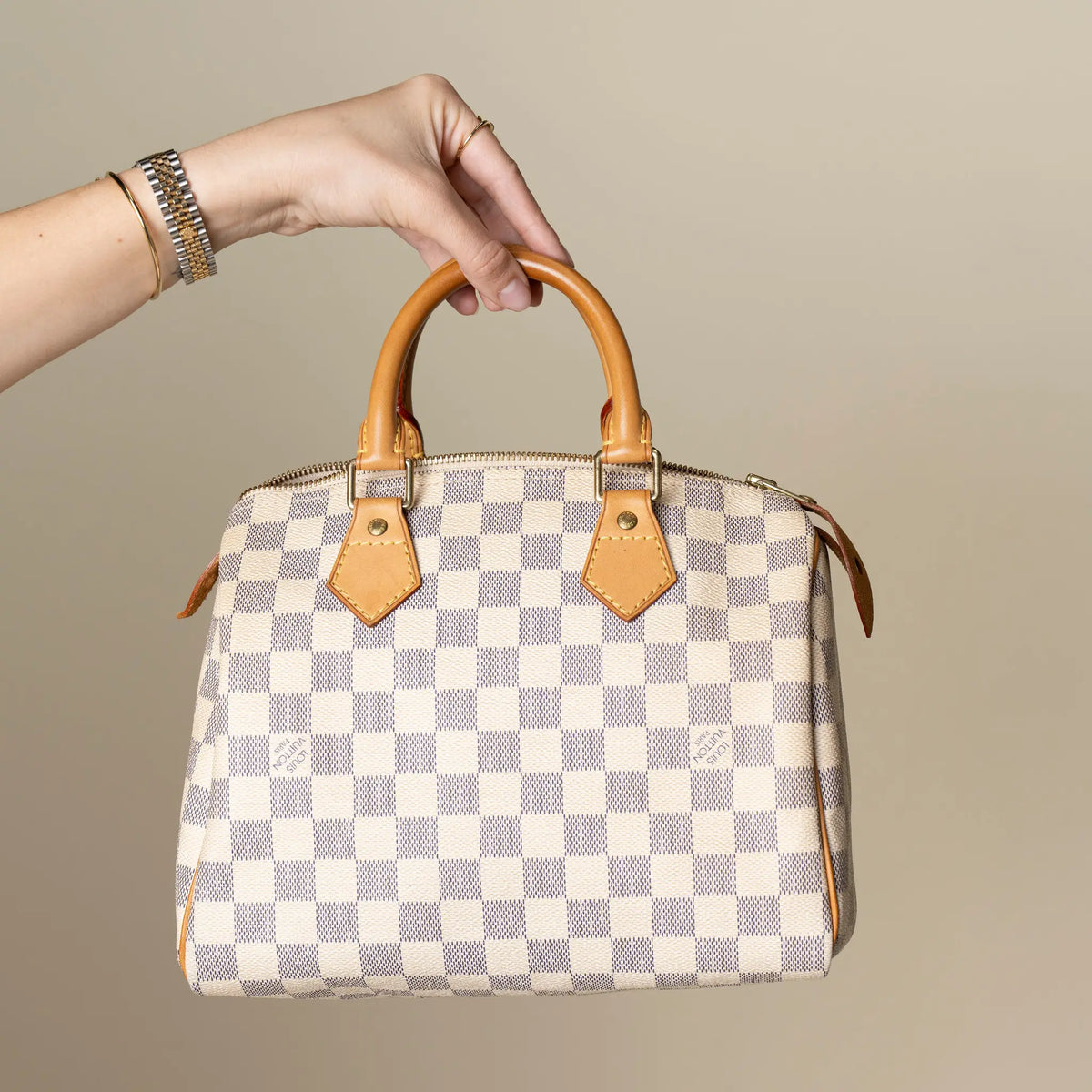 Louis Vuitton Damier Azur Speedy 25 — Detail View