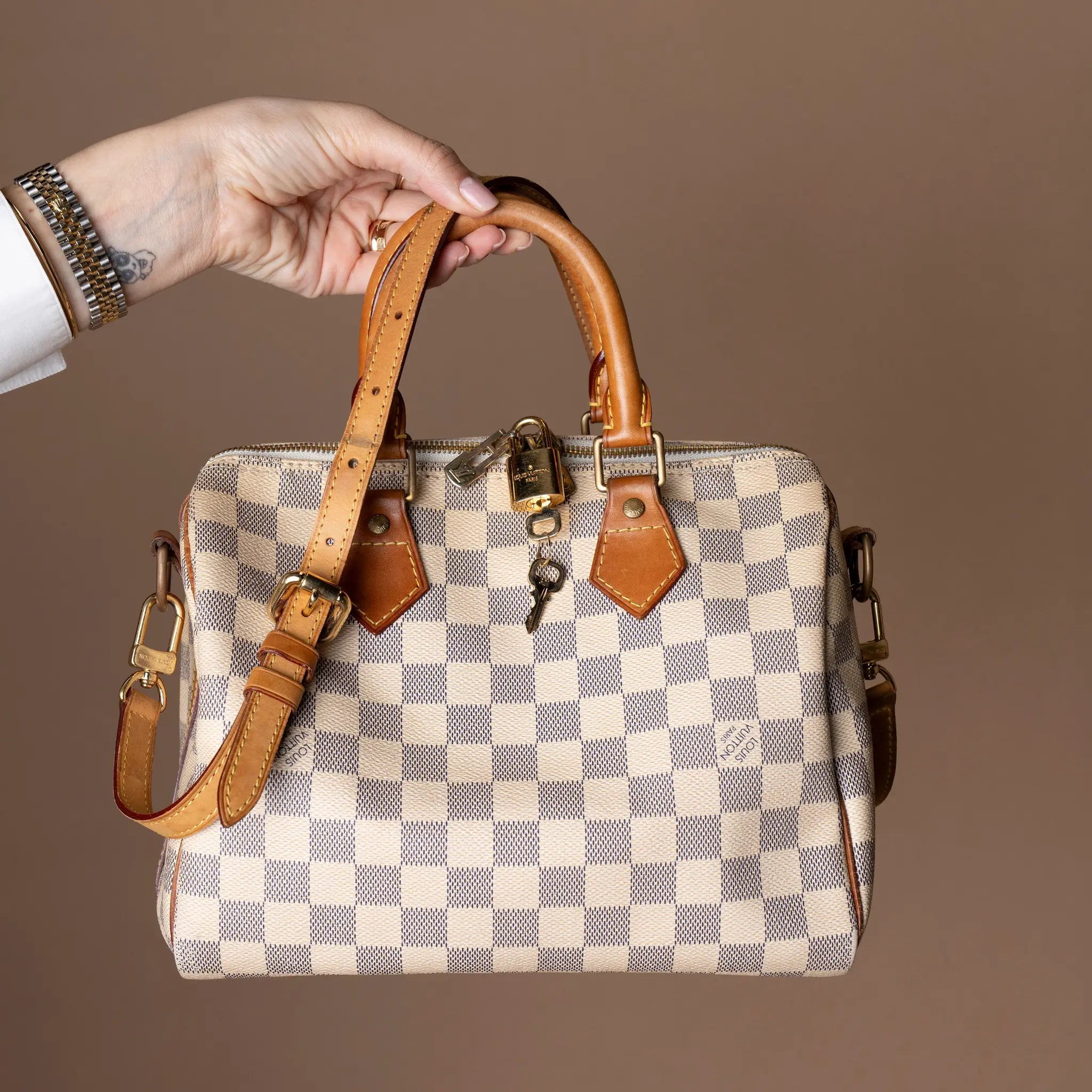 Louis Vuitton Damier Azur Speedy Bandouliere 25 — Featured Image