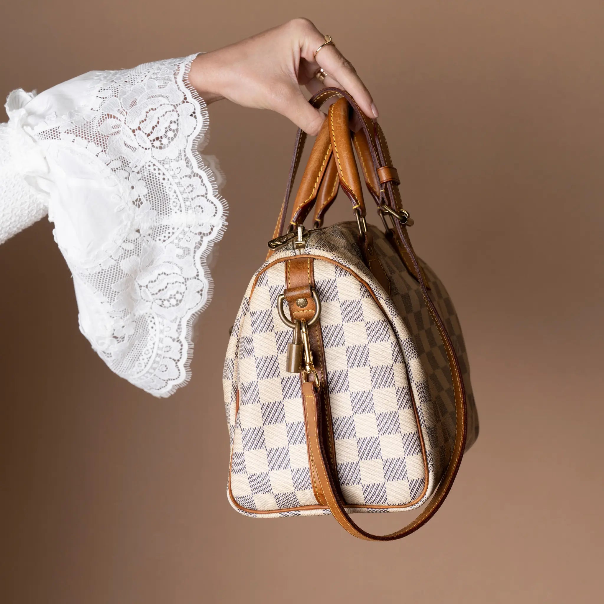 Louis Vuitton Damier Azur Speedy Bandouliere 25 — Front View