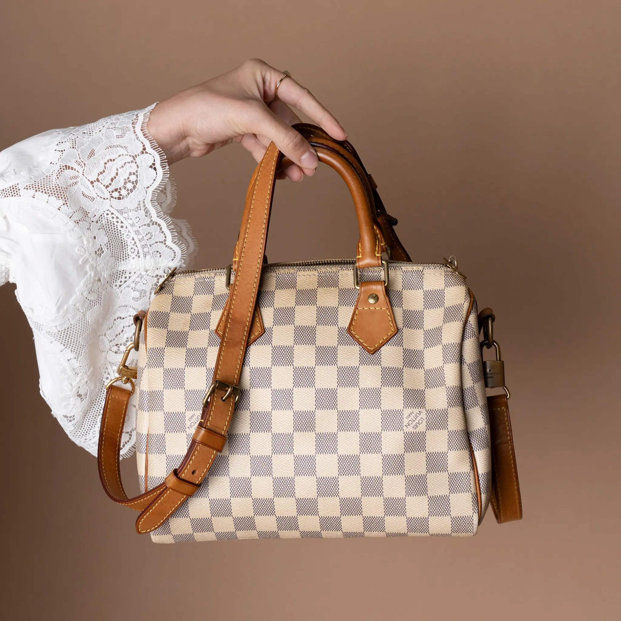 Louis Vuitton Damier Azur Speedy Bandouliere 25 — Side Profile