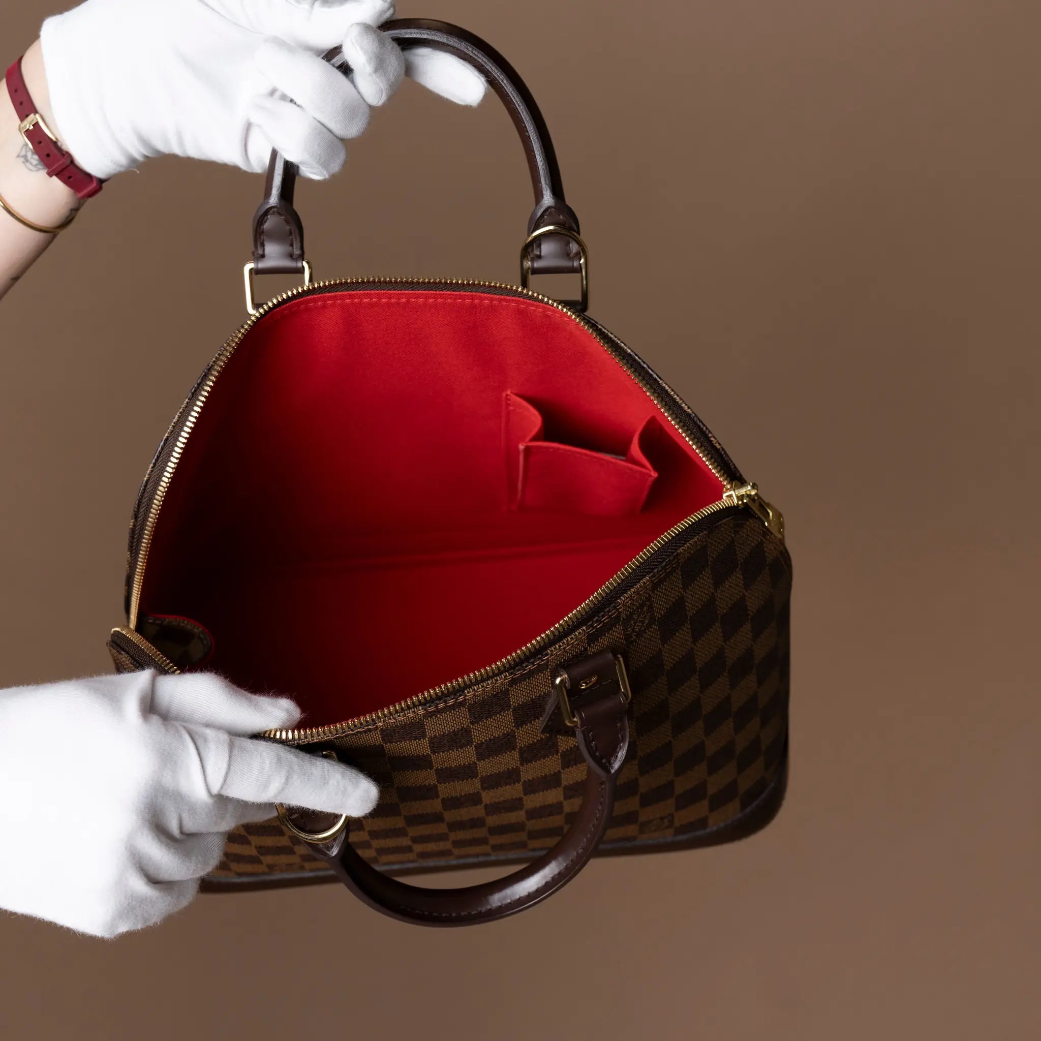 Louis Vuitton Damier Ebene Alma MM — Interior Detail