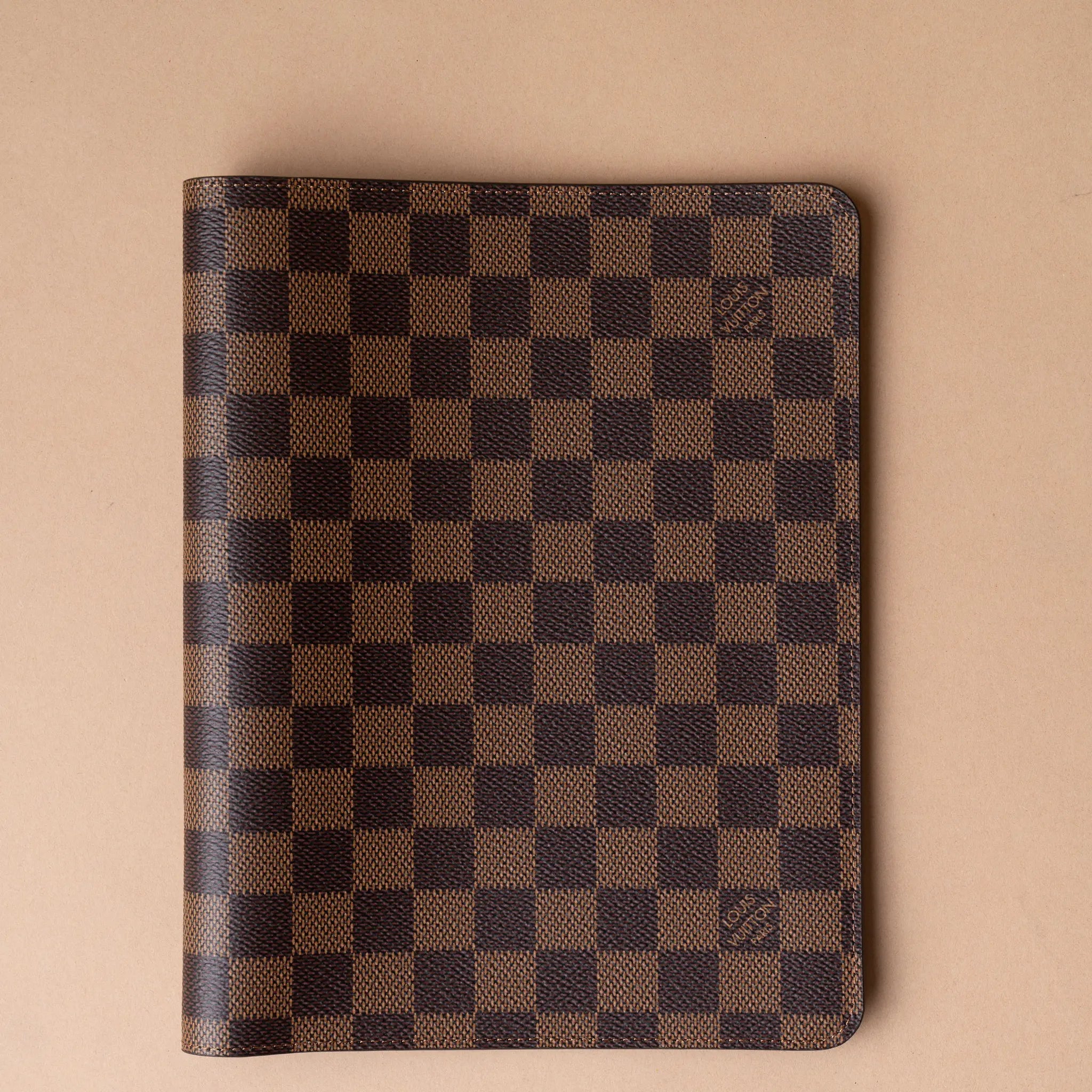 Louis Vuitton Damier Ebene Capa Agenda Escritório — Featured Image
