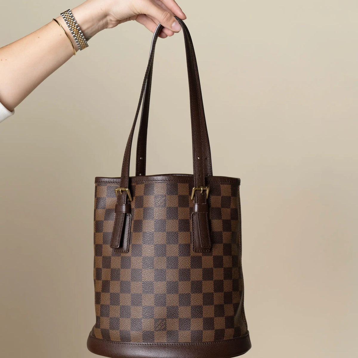 Louis Vuitton Damier Ebene Marais — Featured Image