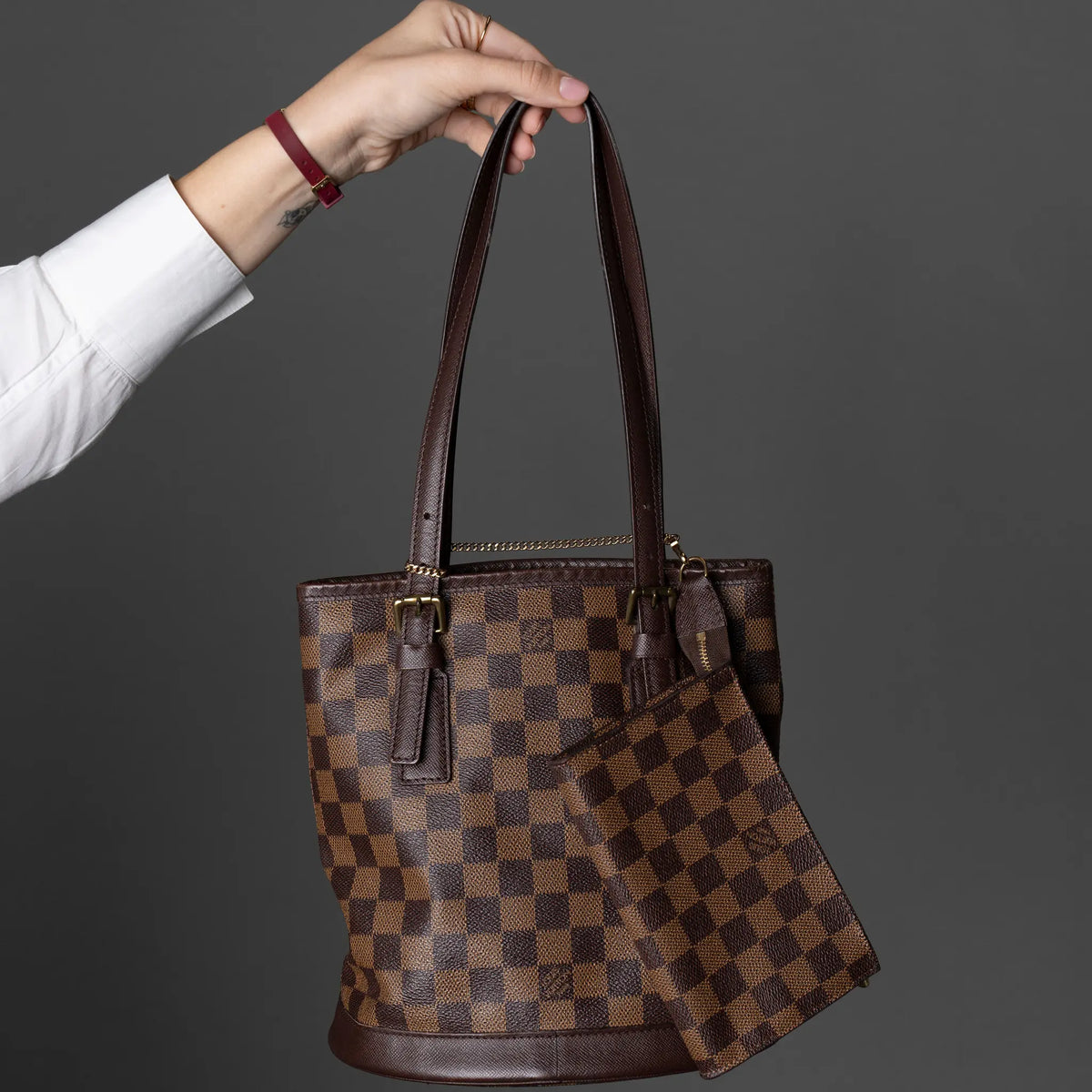 Louis Vuitton Damier Ebene Marais — Featured Image
