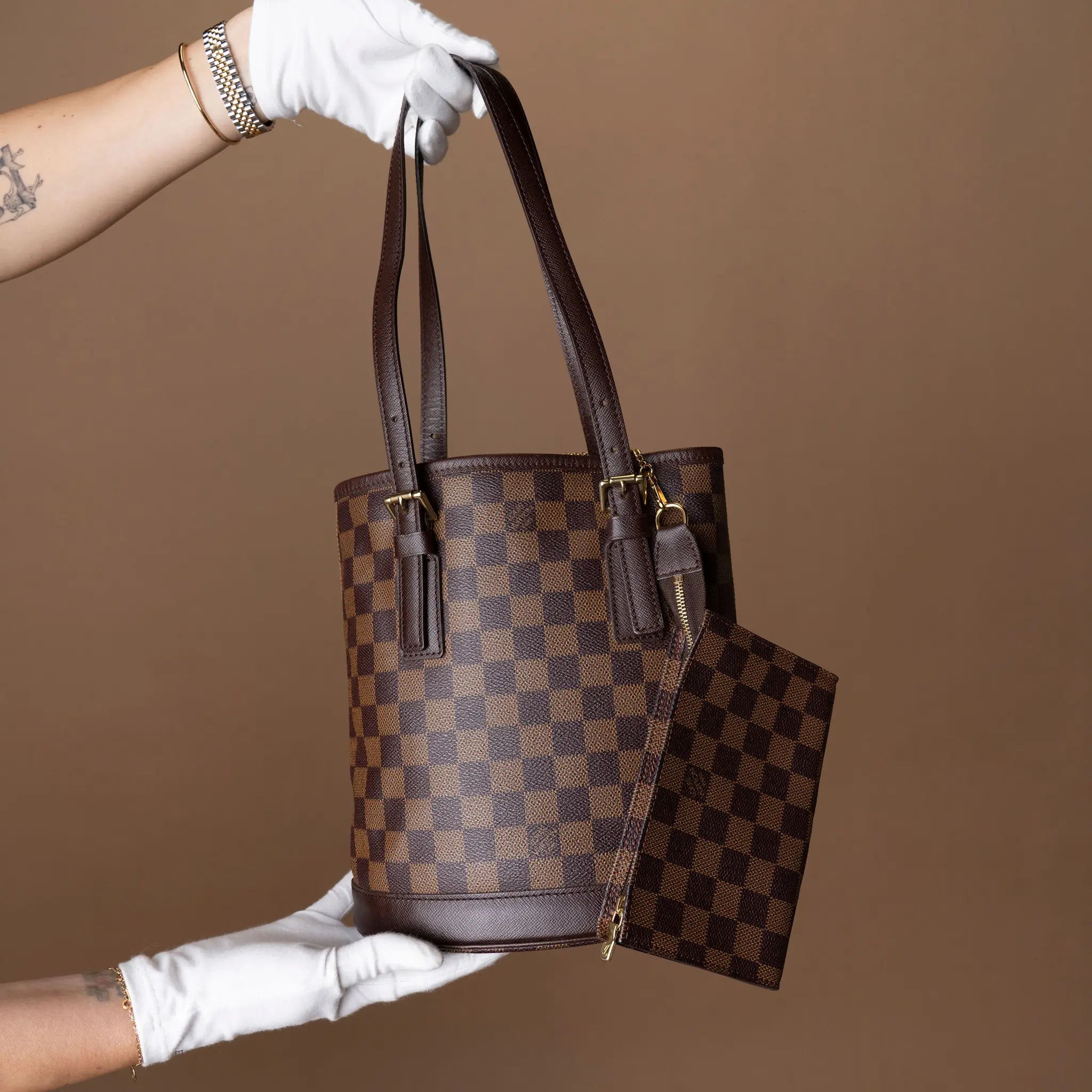 Louis Vuitton Damier Ebene Marais — Close-up Detail