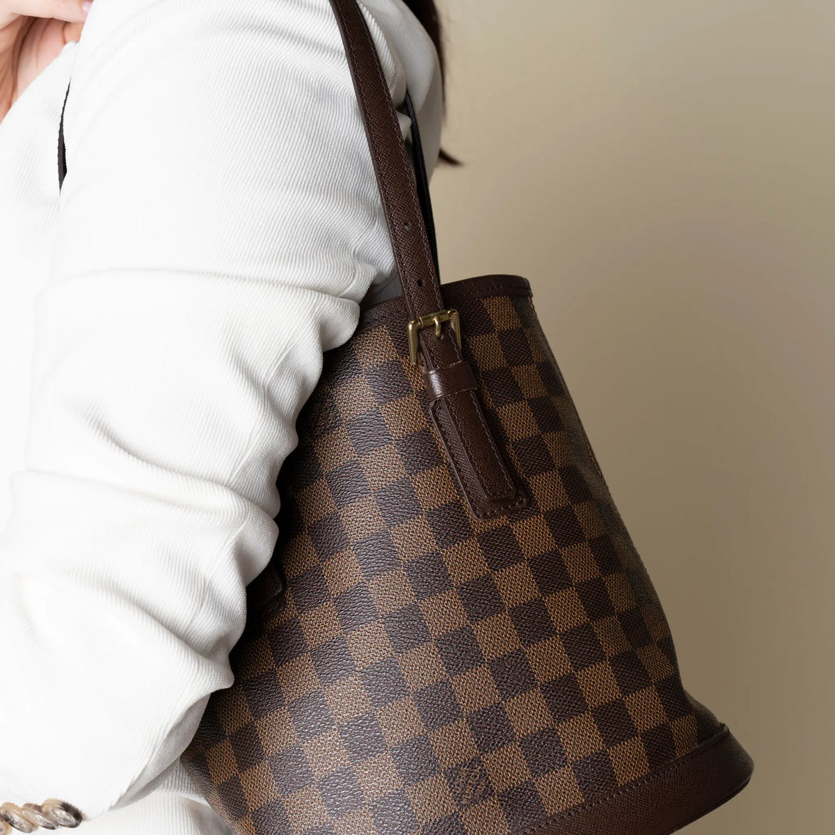 Louis Vuitton Damier Ebene Marais — Interior Detail