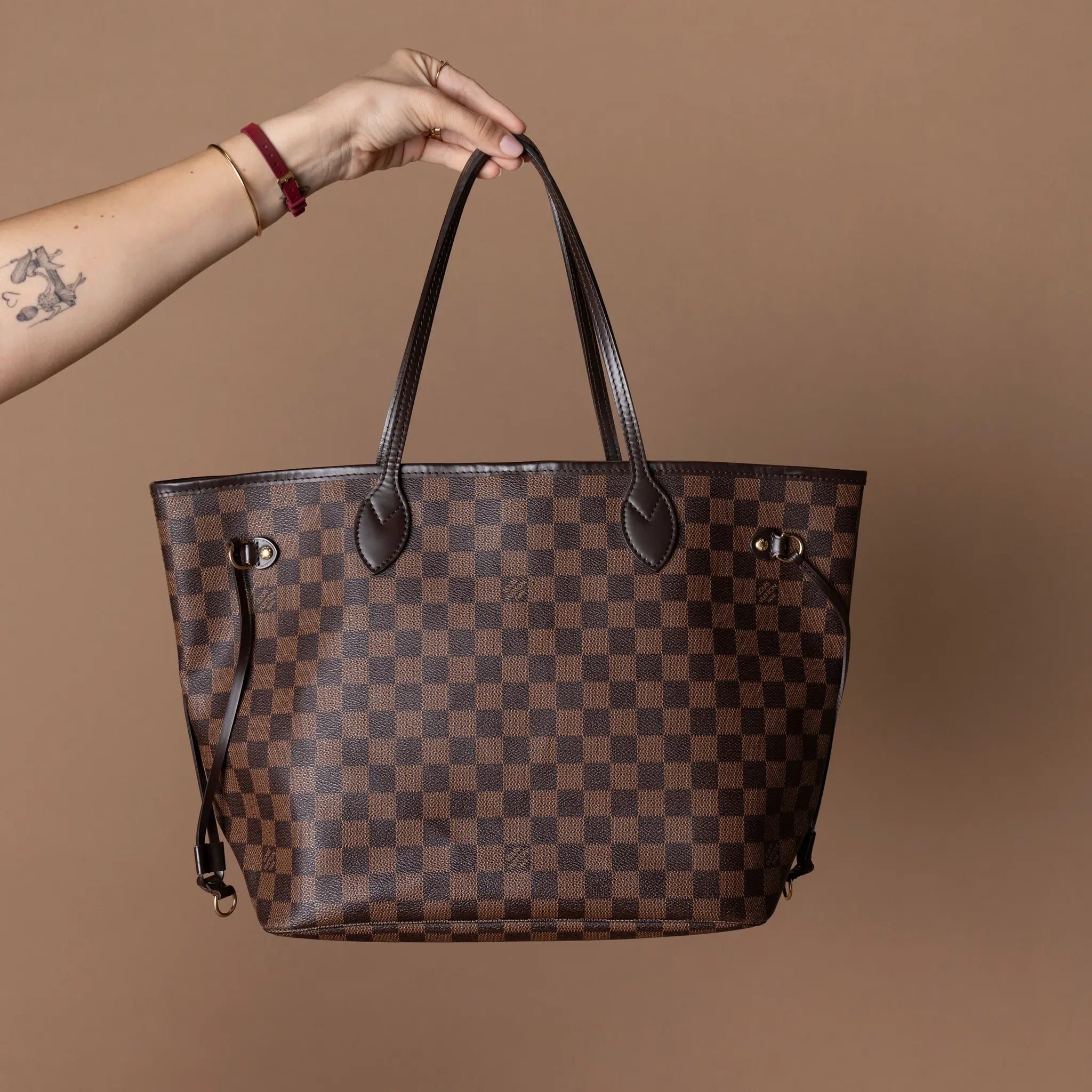 Louis Vuitton Damier Ebene Neverfull MM — Interior Detail