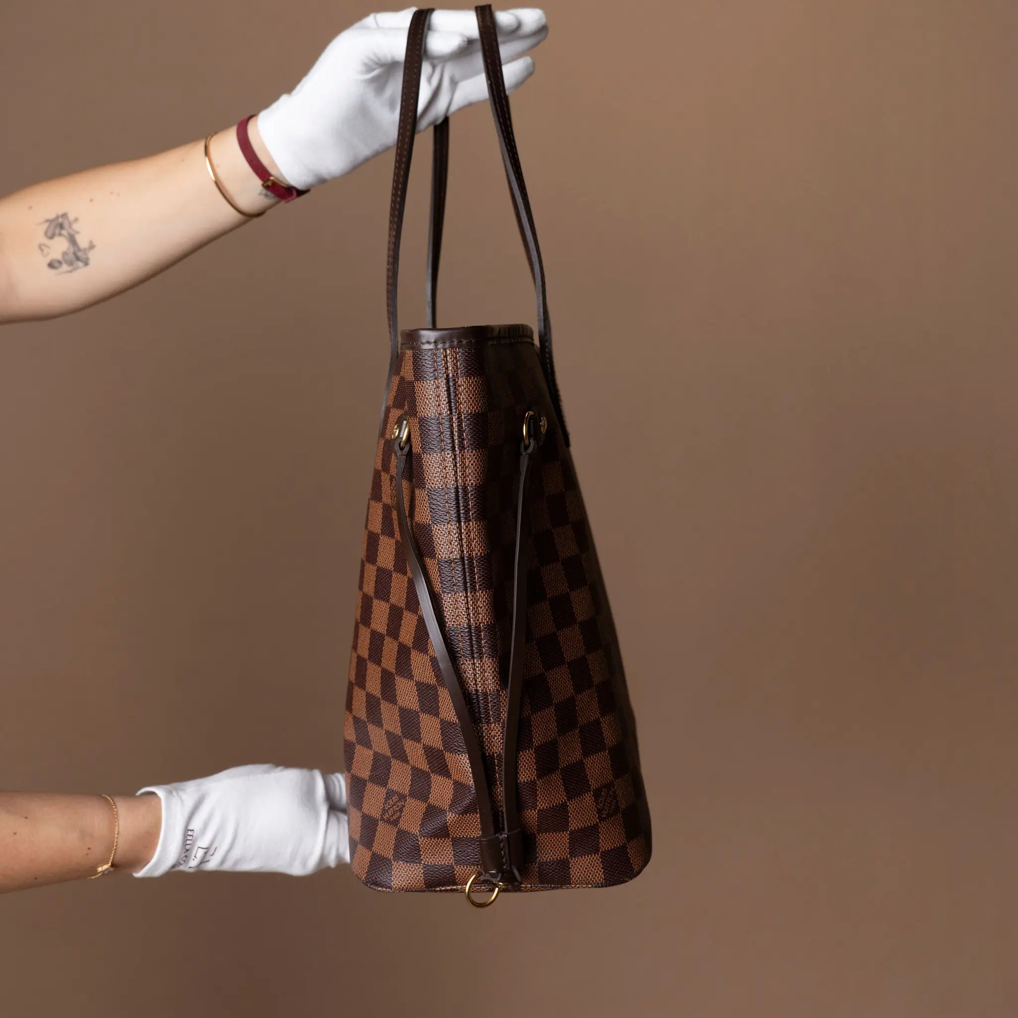 Louis Vuitton Damier Ebene Neverfull MM — Close-up Detail
