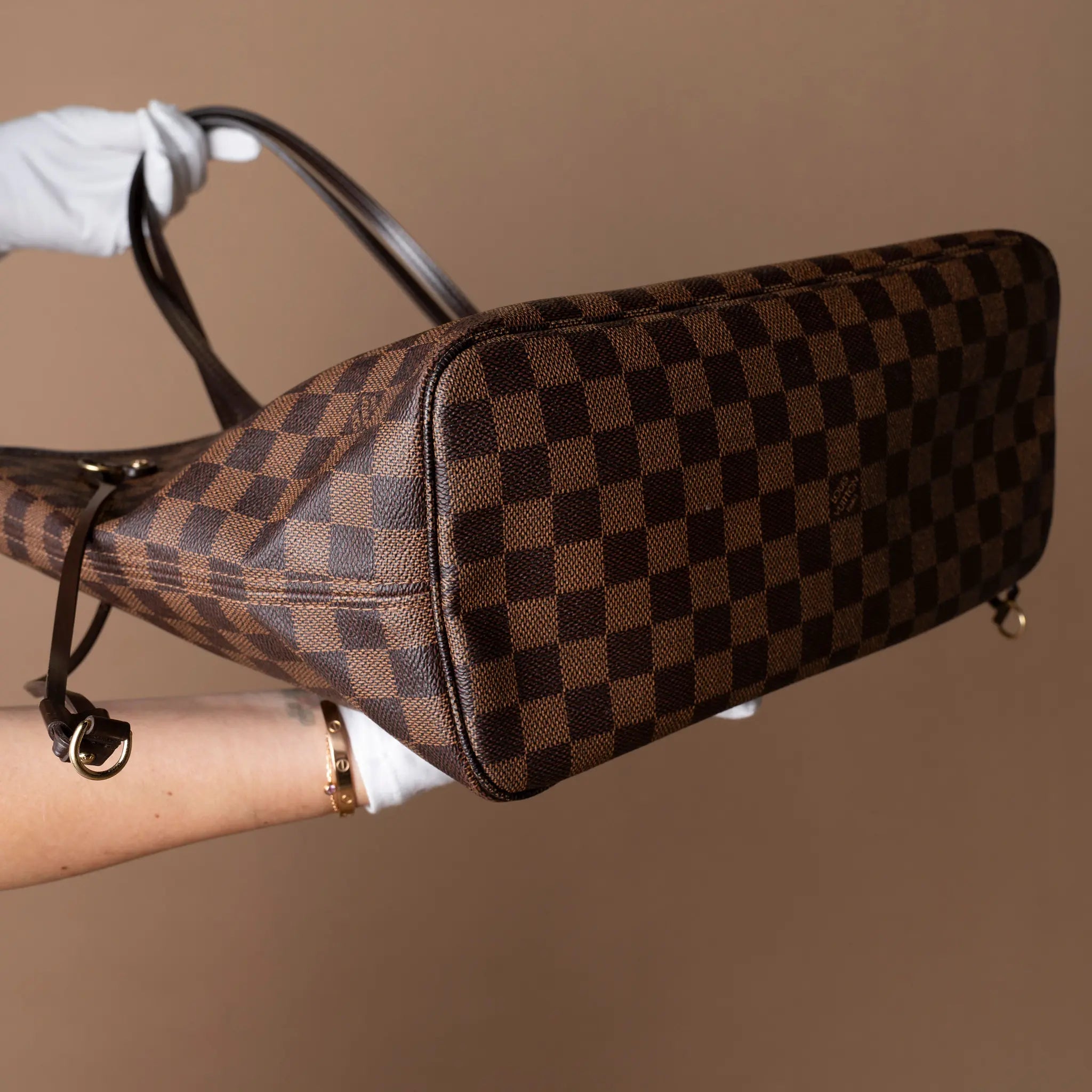 Louis Vuitton Damier Ebene Neverfull MM — Detail View