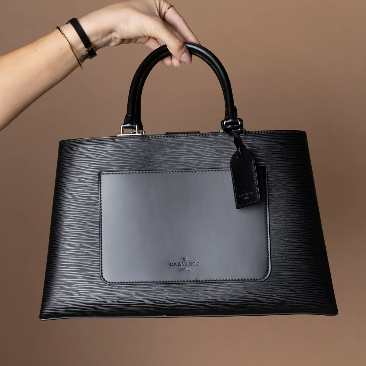 Louis Vuitton Kléber MM — Featured Image