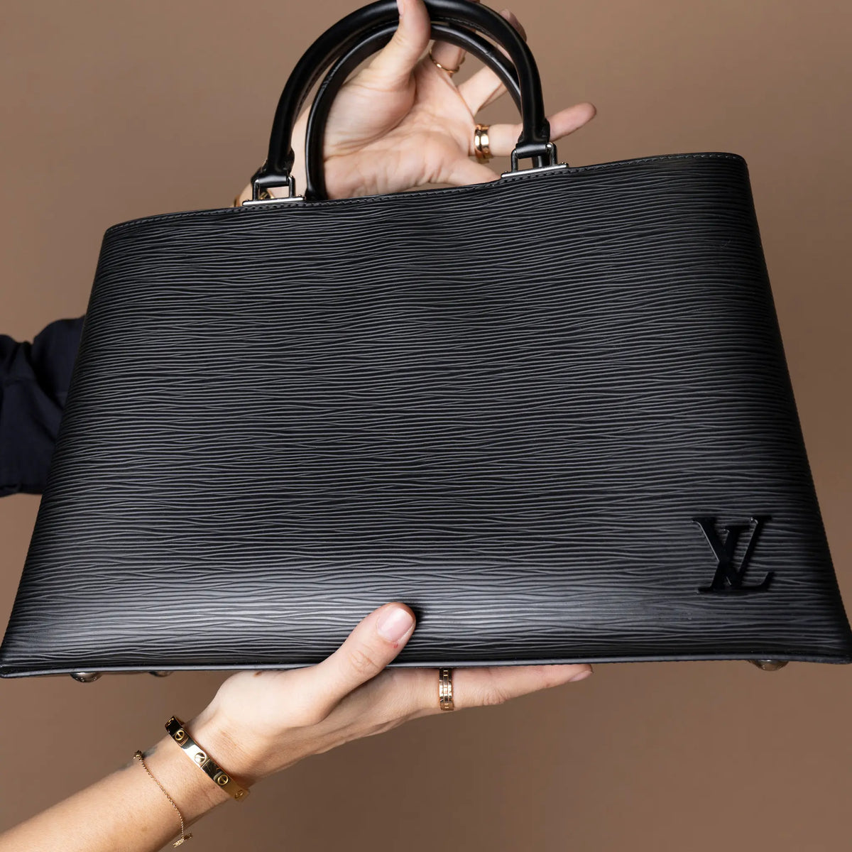 Louis Vuitton Kléber MM — Side Profile