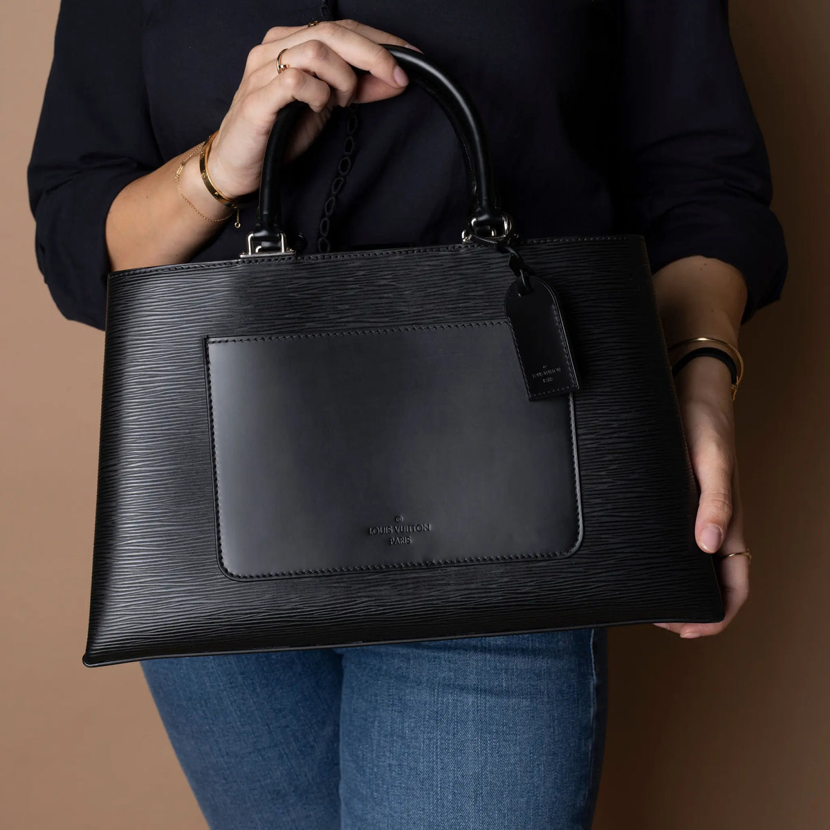 Louis Vuitton Kléber MM — Close-up Detail