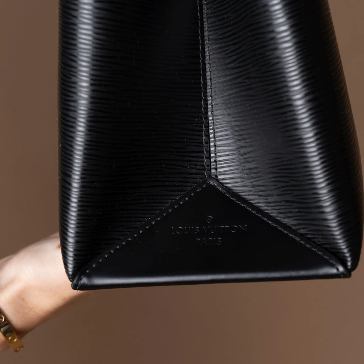 Louis Vuitton Kléber MM — Detail View