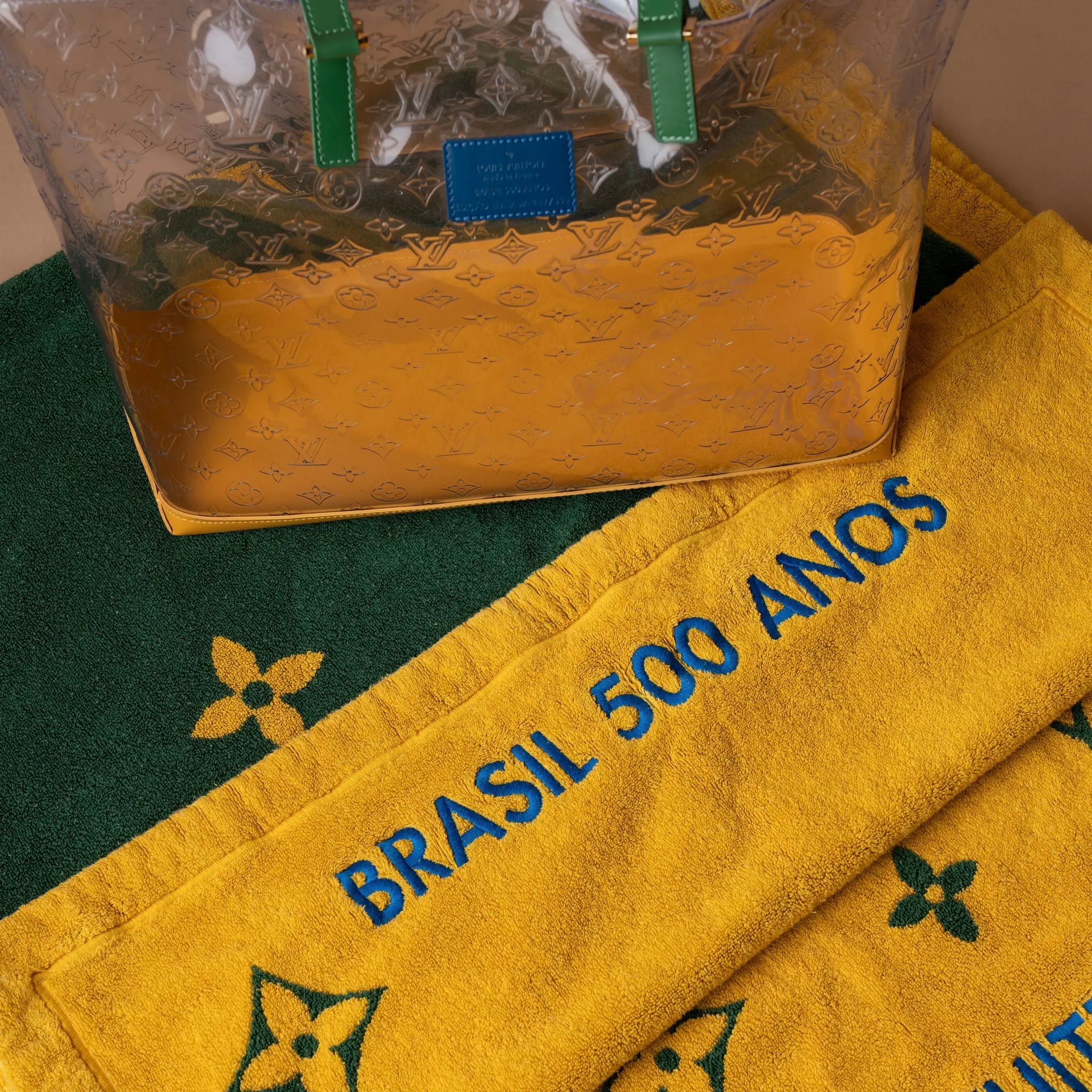 Louis Vuitton Limited Edition Brazil 500th Anniversary Monogram Vinyl Clear Cabas — Close-up Detail