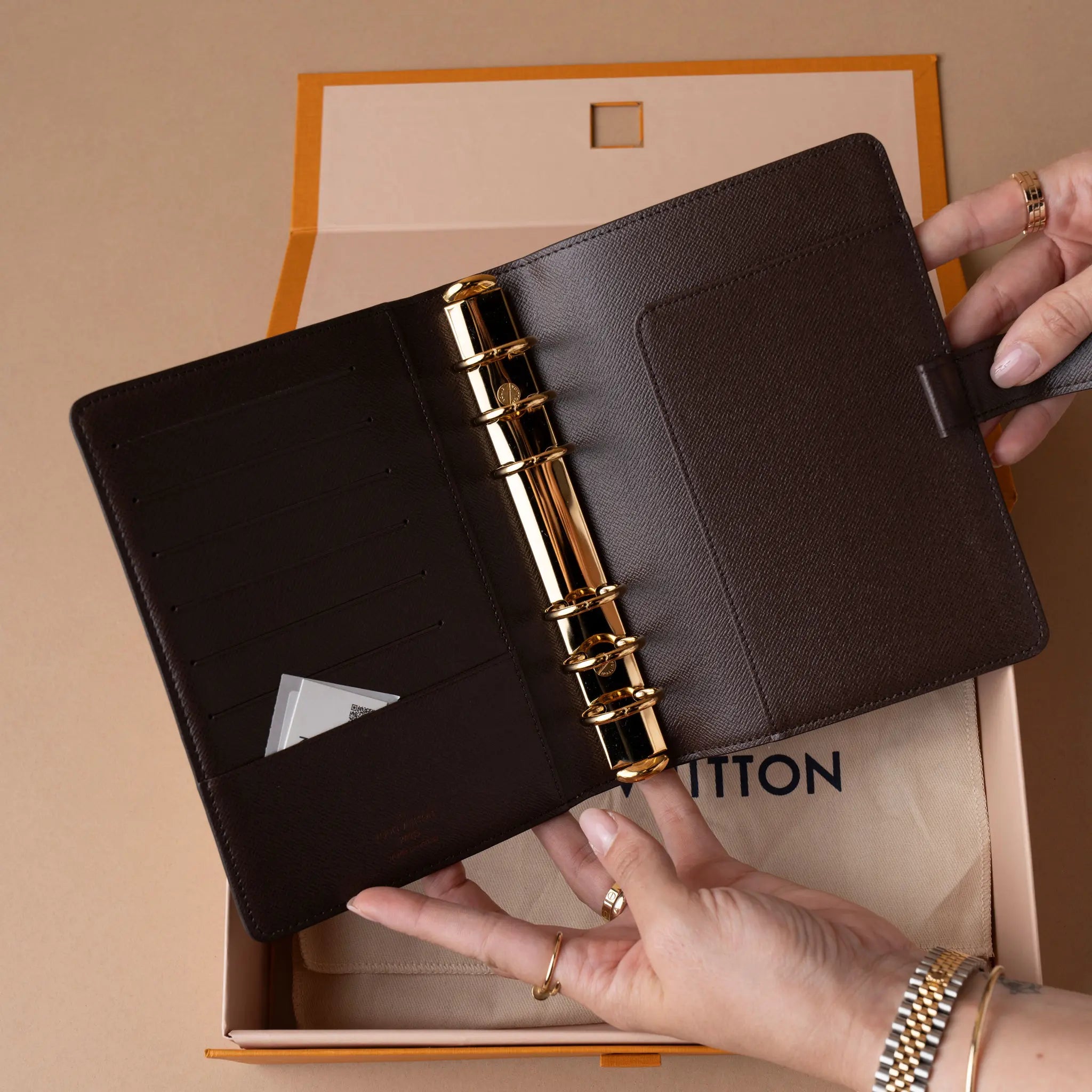 Louis Vuitton Medium Damier Ebene Capa Agenda — Front View