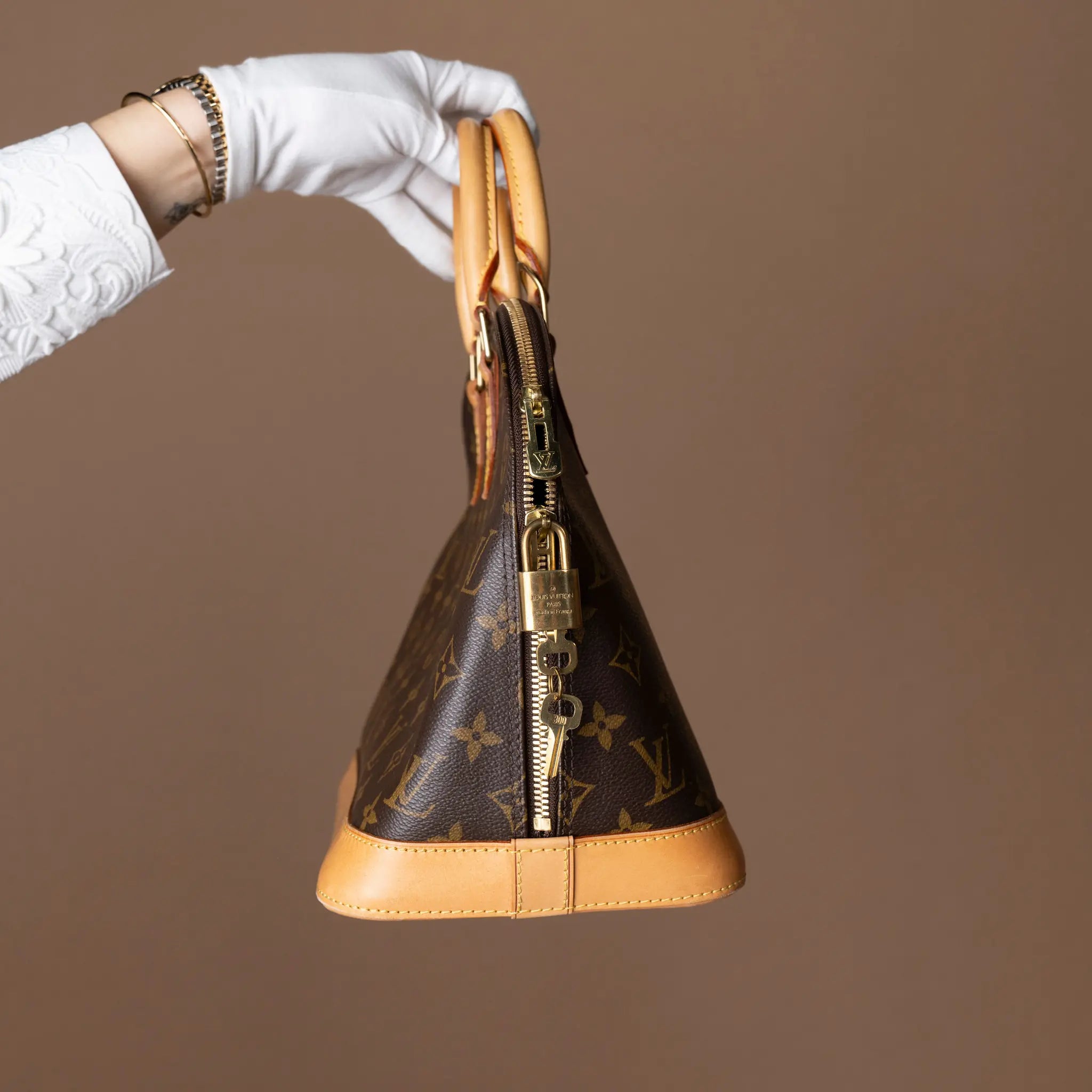 Louis Vuitton Monogram Alma PM — Interior Detail
