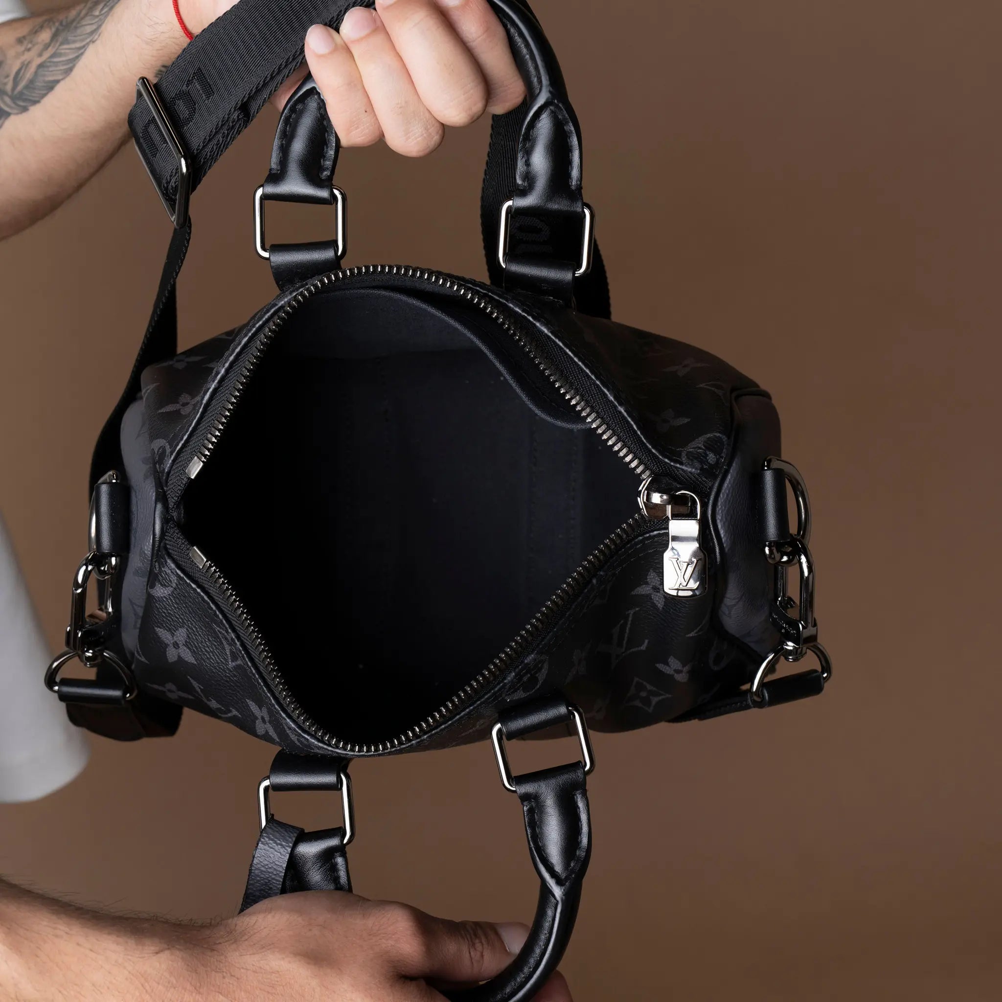 Louis Vuitton Monogram Eclipse Reverse Keepall Bandouliere 25 — Interior Detail