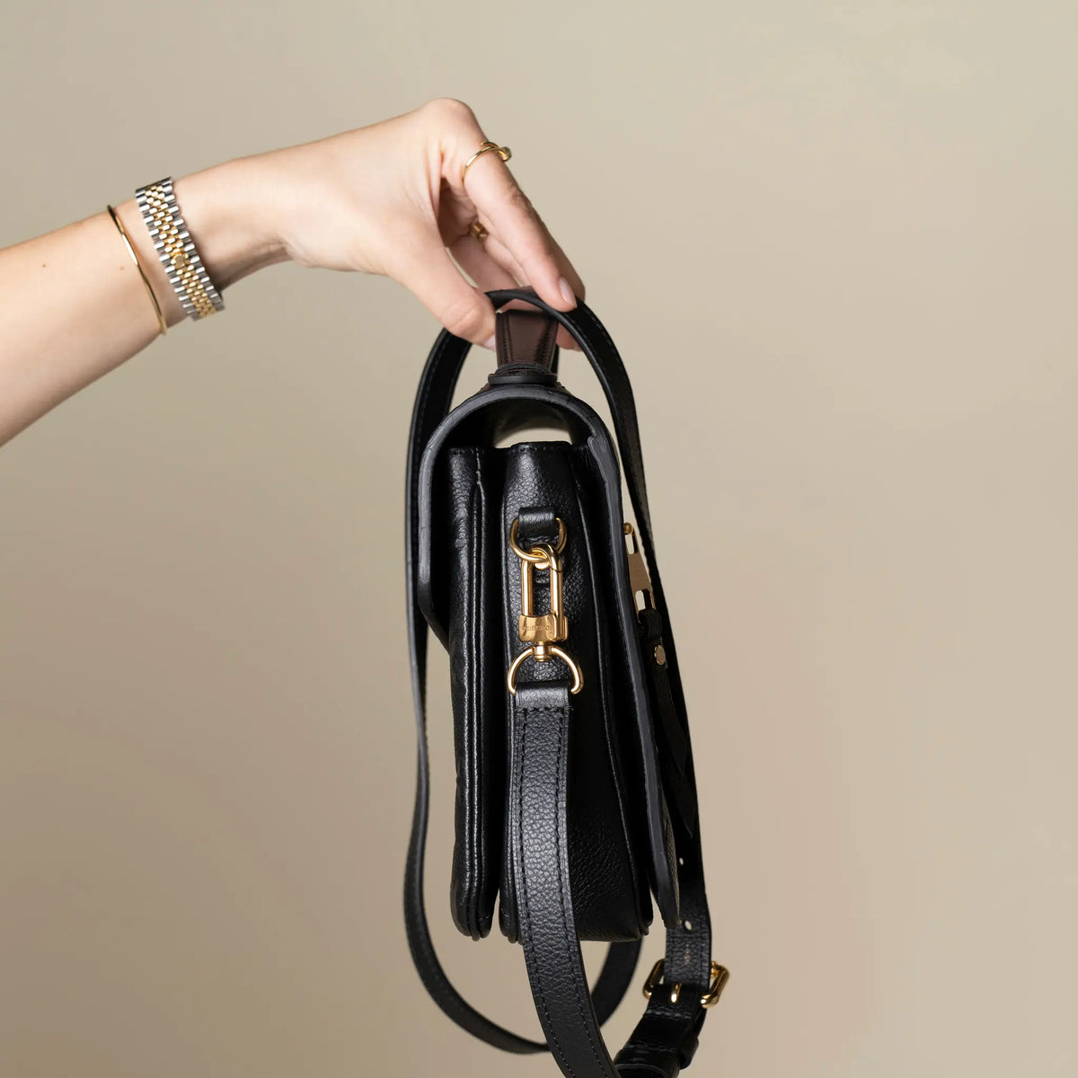 Louis Vuitton Monogram Empreinte Pochette Metis — Close-up Detail