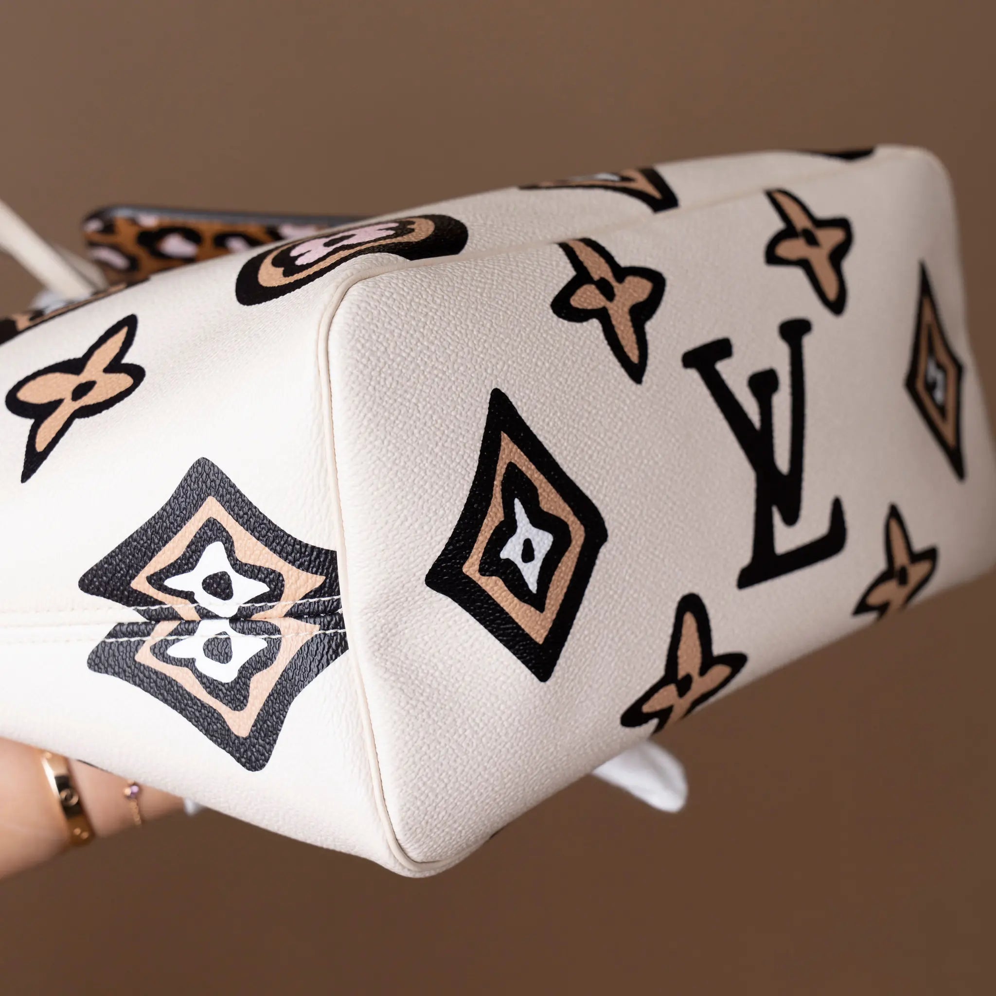Louis Vuitton Monogram Gian By The Pool Neverfull MM — Interior Detail