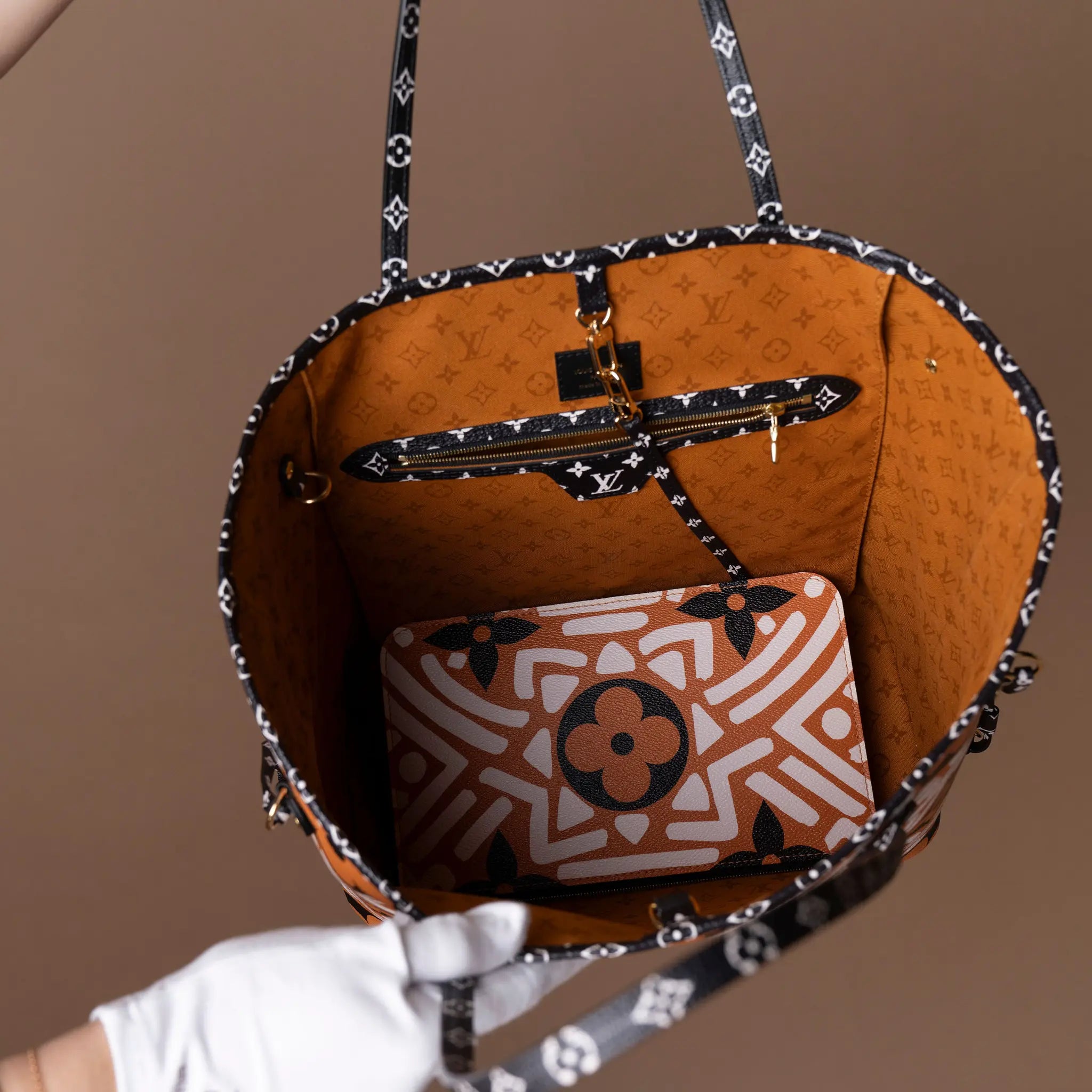 Louis Vuitton Monogram Giant Crafty Neverfull MM — Interior Detail