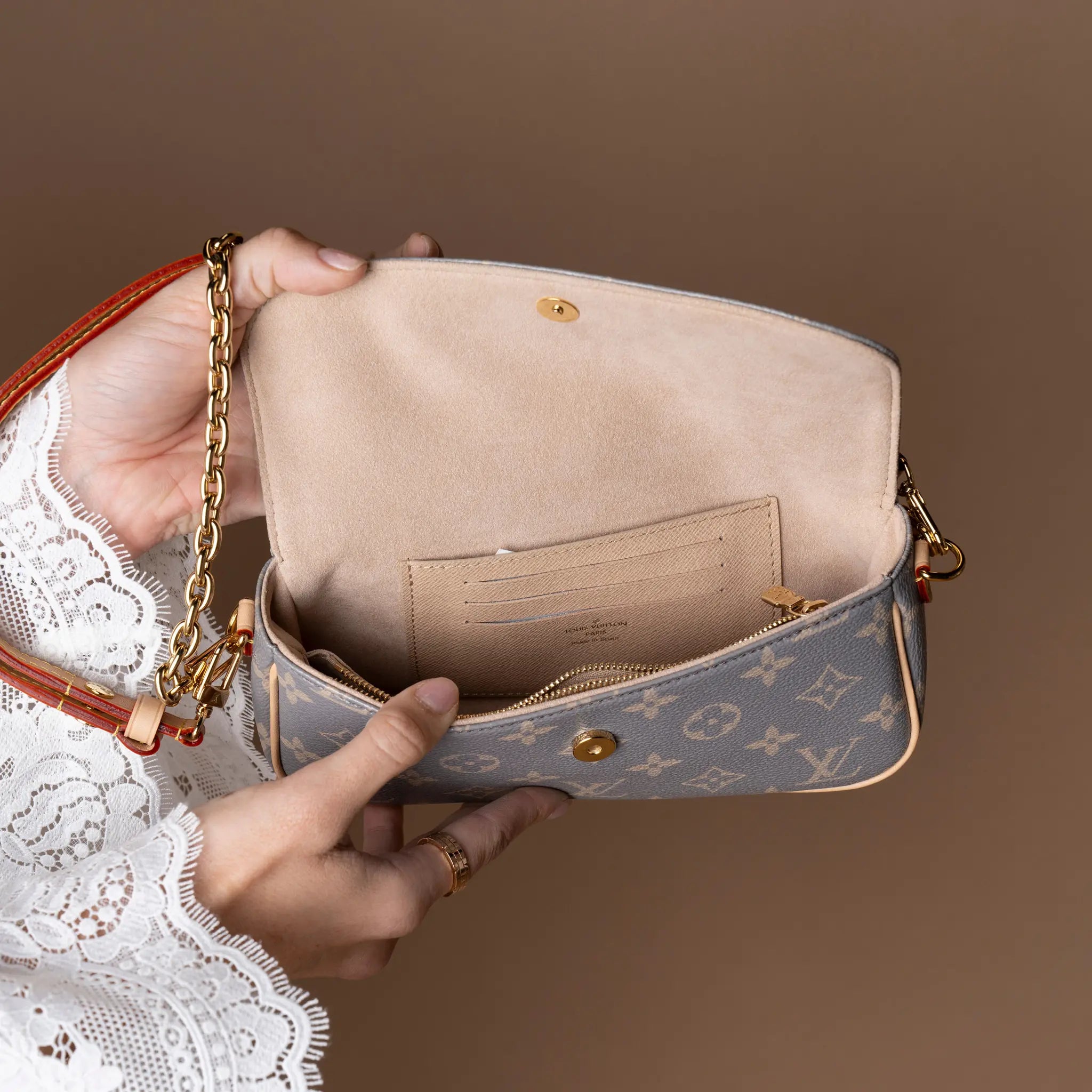 Louis Vuitton Monogram Ivy Wallet On Chain — Interior Detail