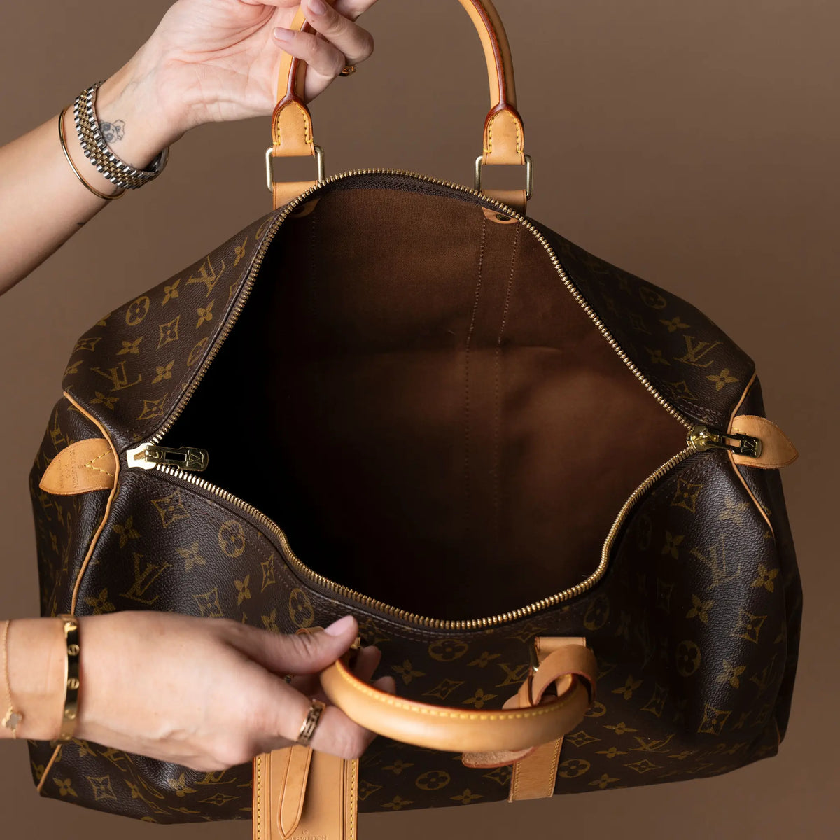 Louis Vuitton Monogram Keepal 45 — Detail View
