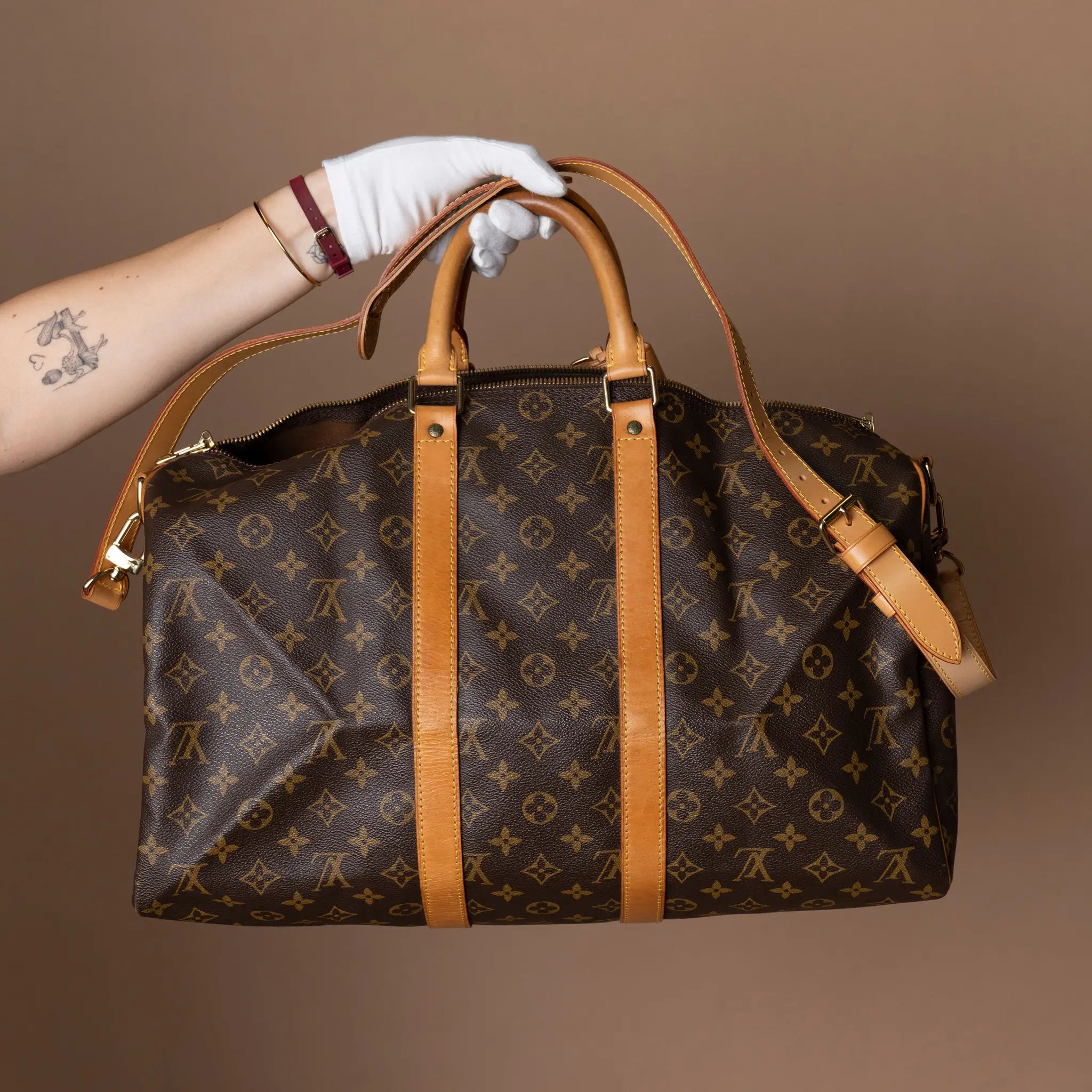 Louis Vuitton Monogram Keepall Bandouliere 45 — Interior Detail