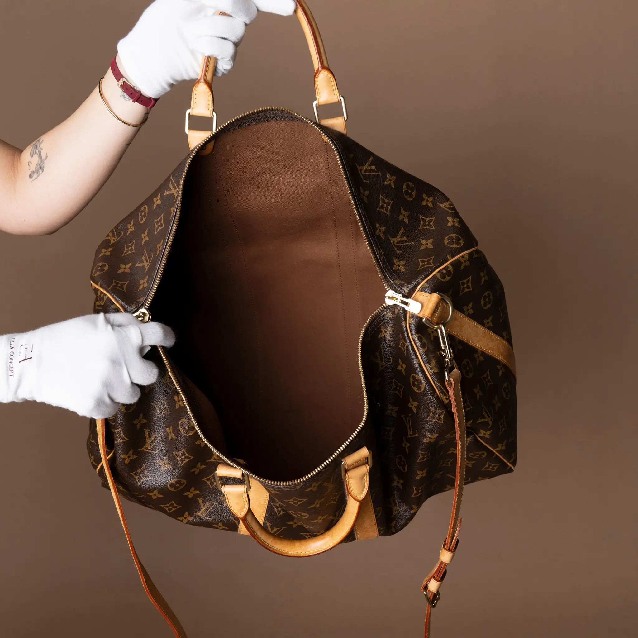 Louis Vuitton Monogram Keepall Bandouliere 50 — Interior Detail