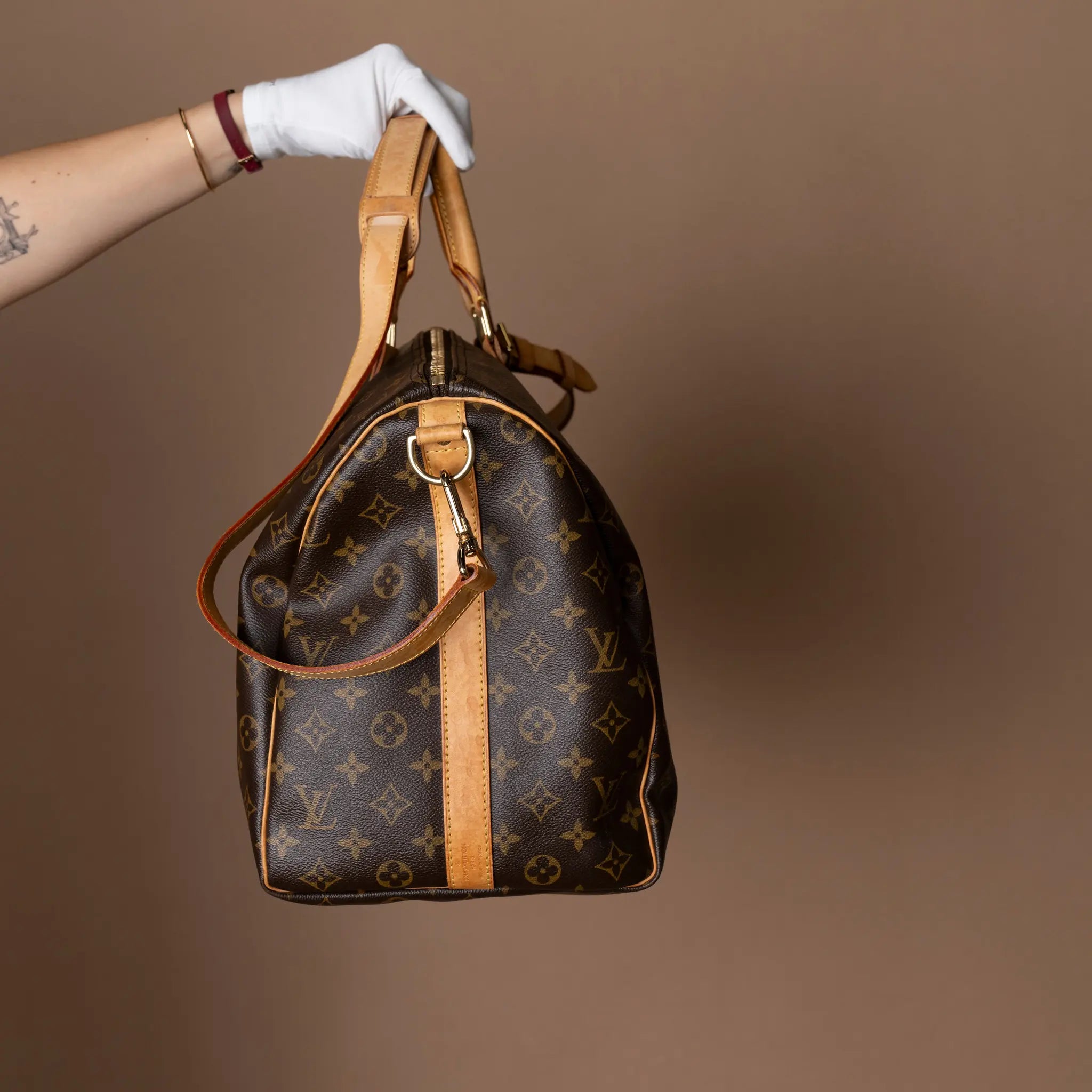 Louis Vuitton Monogram Keepall Bandouliere 50 — Close-up Detail