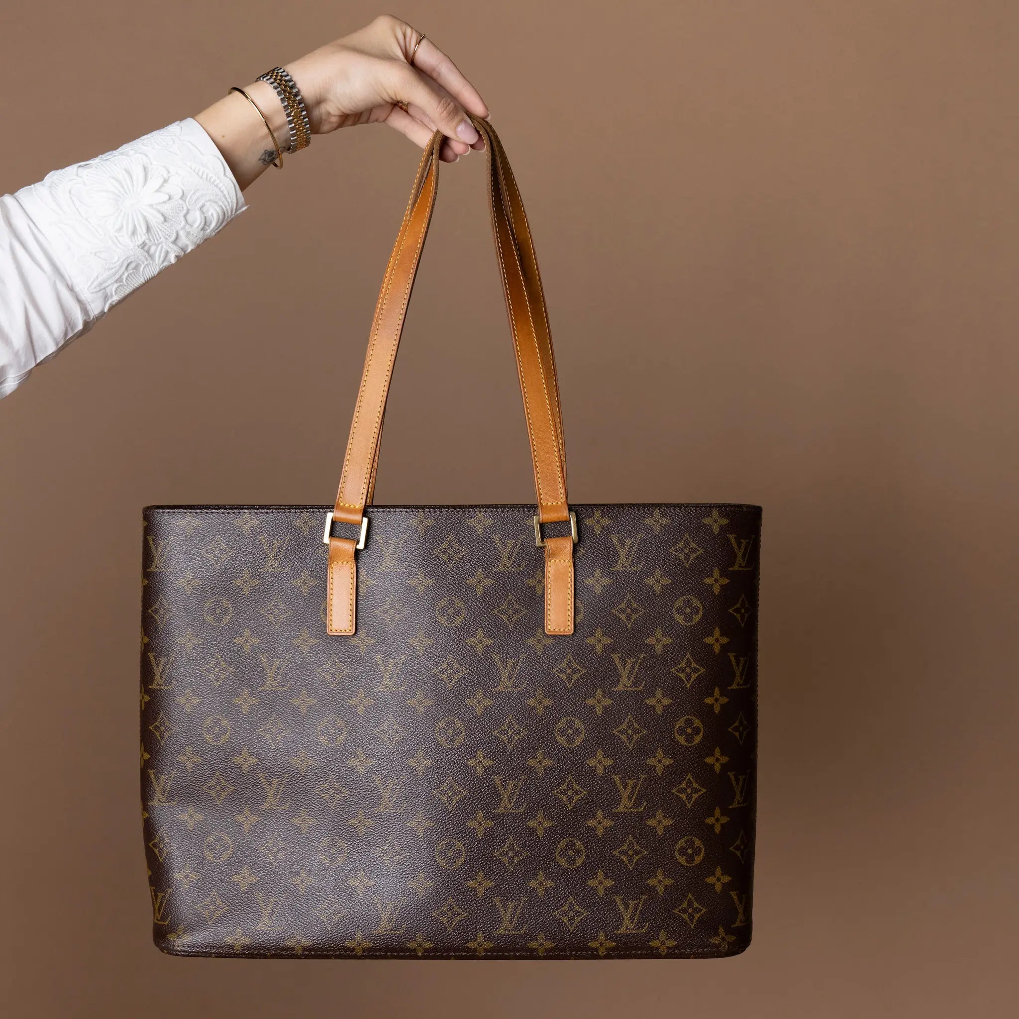 Louis Vuitton Monogram Luco — Interior Detail
