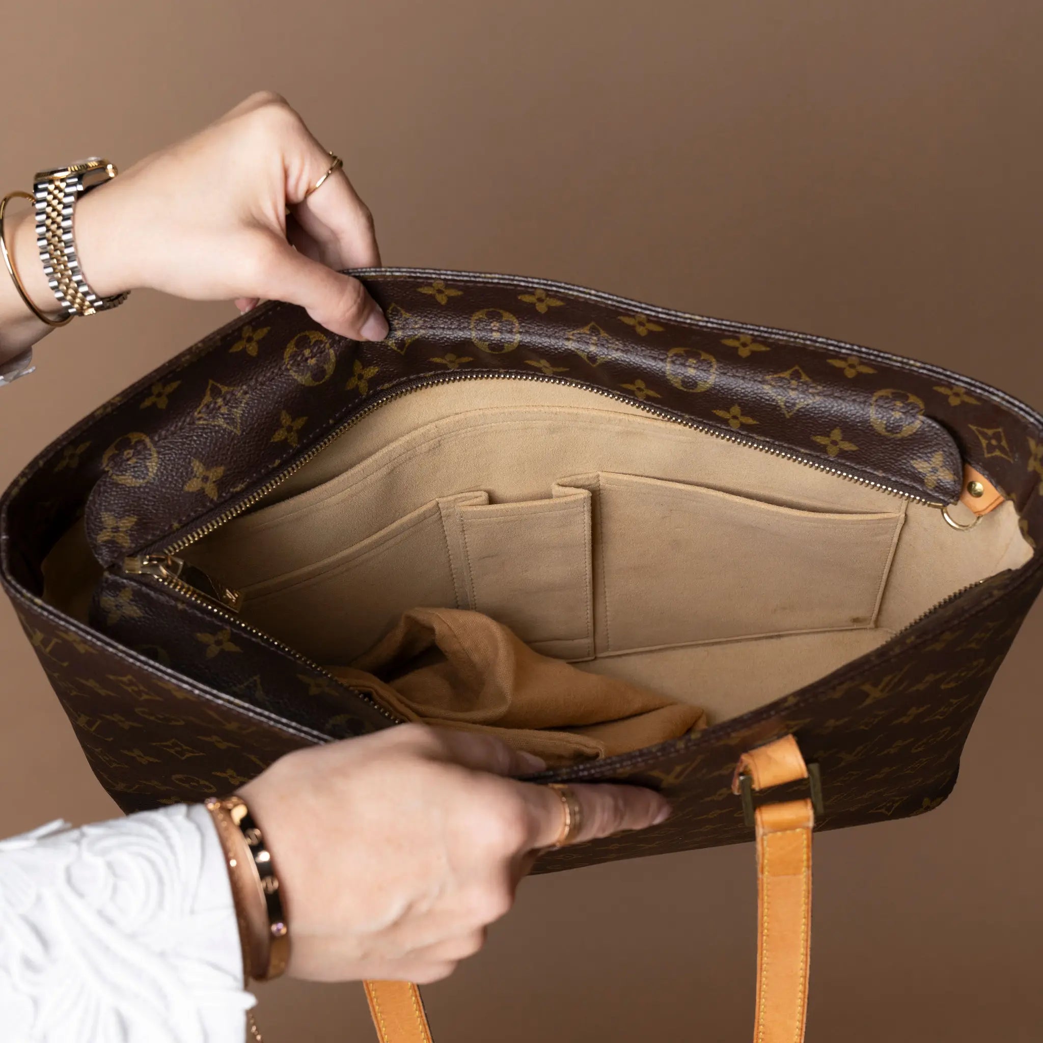 Louis Vuitton Monogram Luco — Detail View