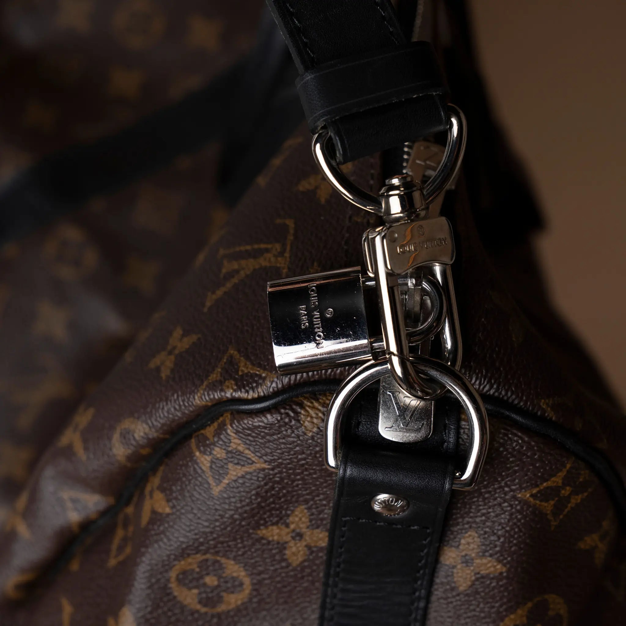 Louis Vuitton Monogram Macassar Keepall Bandouliere 55 — Interior Detail