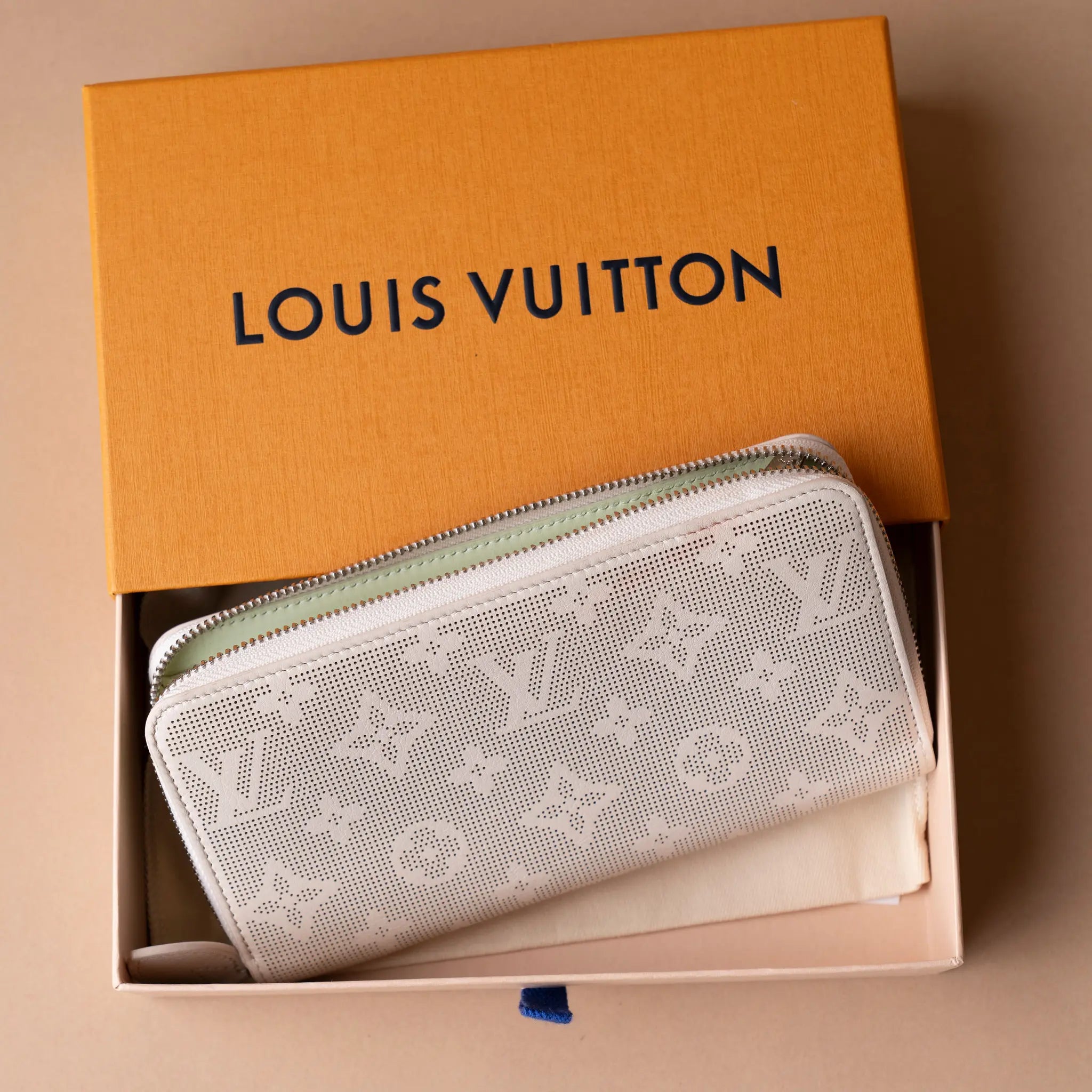 Louis Vuitton Monogram Mahina Reverse Zippy Wallet — Interior Detail