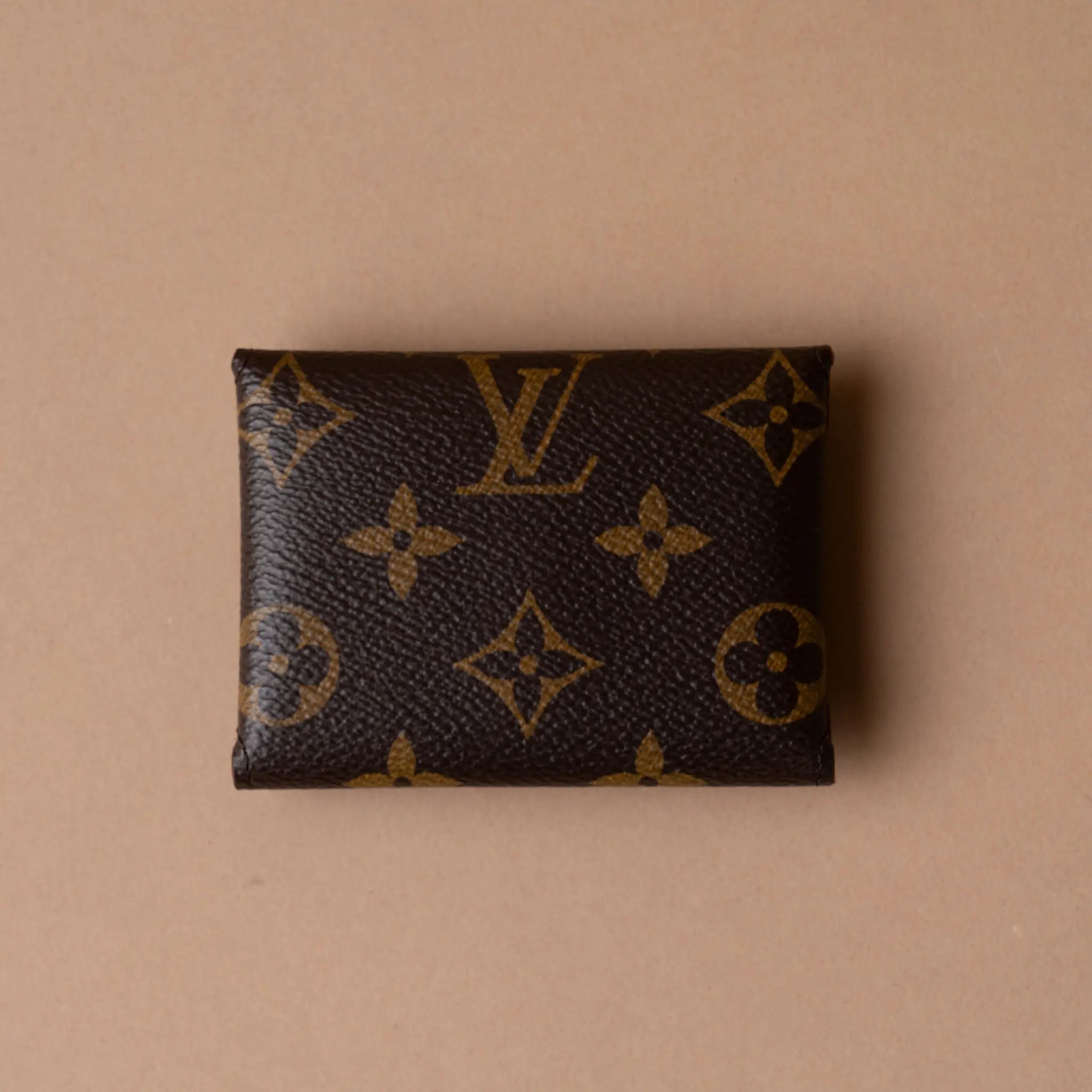 Louis Vuitton Monogram Moedeiro — Front View
