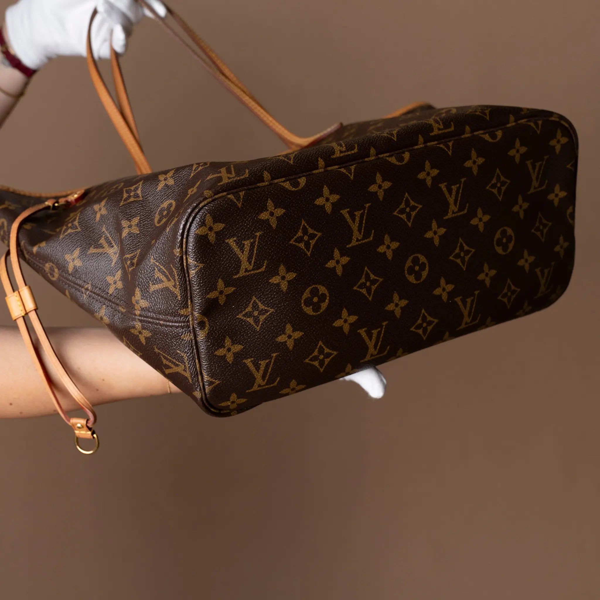Louis Vuitton Monogram Neverfull MM — Back View