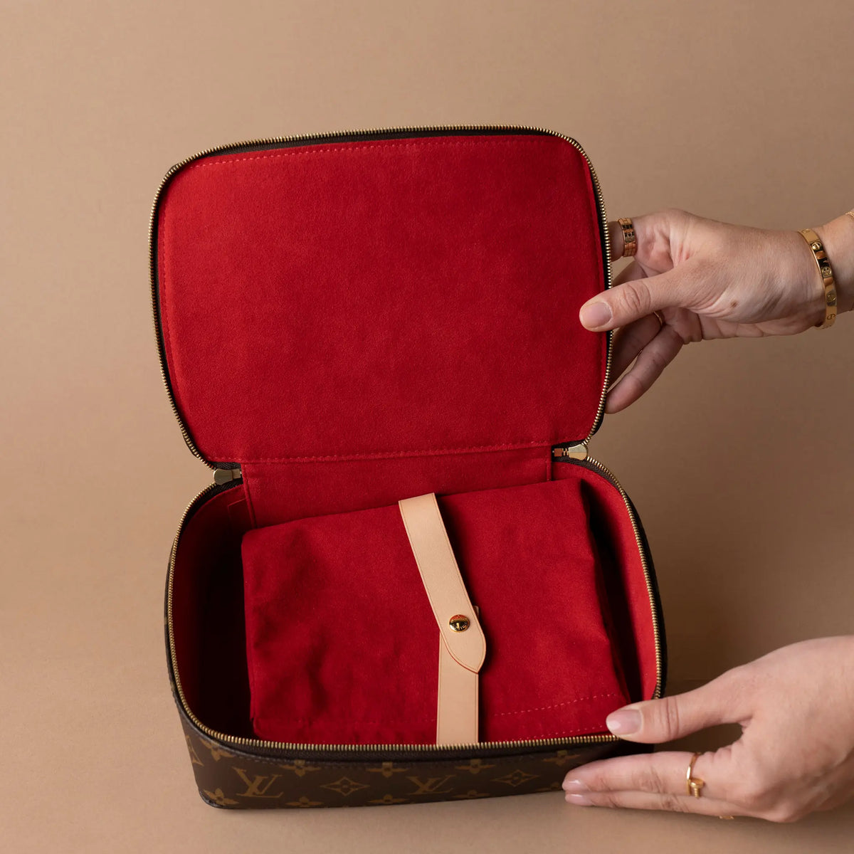 Louis Vuitton Monogram Nice Jewelry Case — Detail View