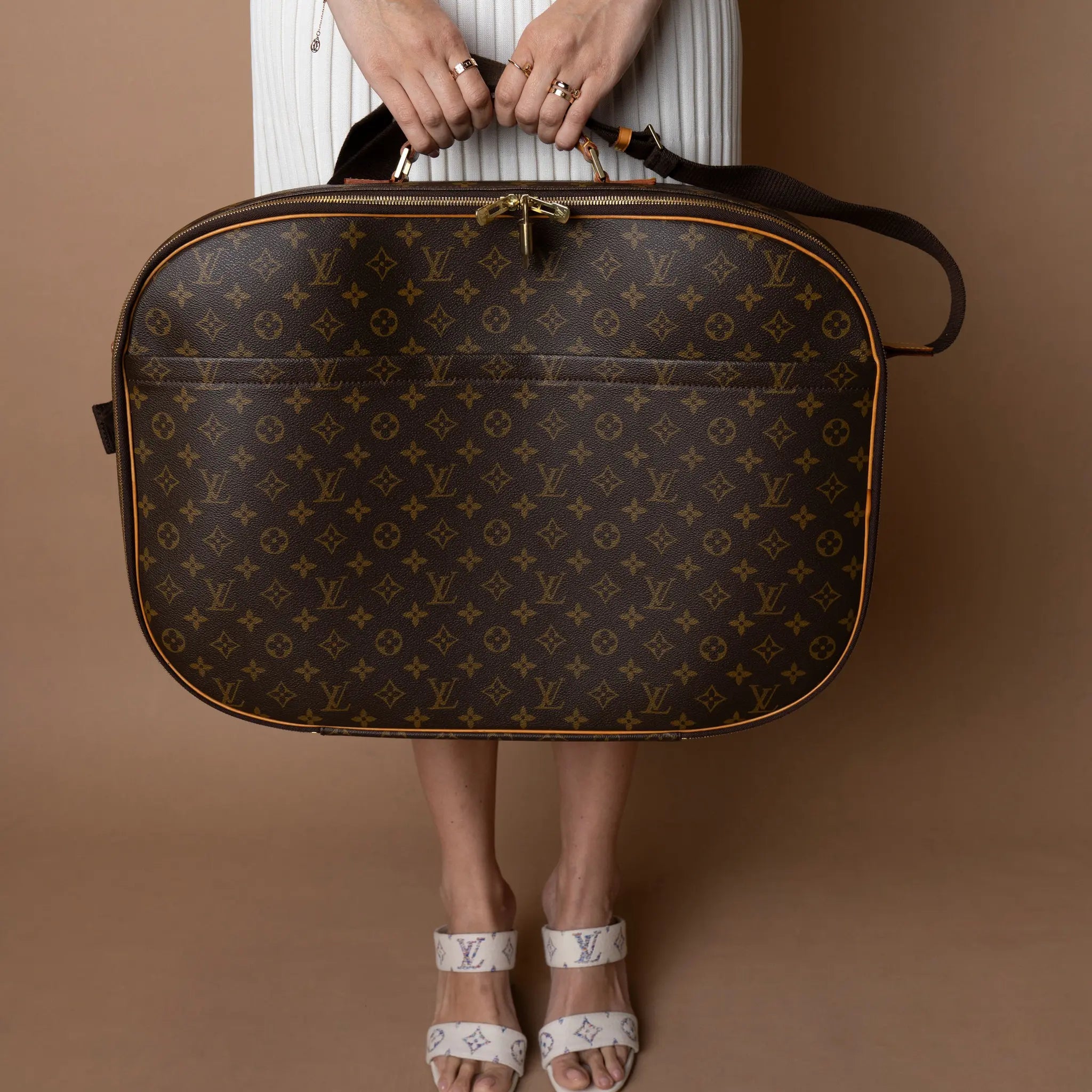 Louis Vuitton Monogram Packall GM — Detail View